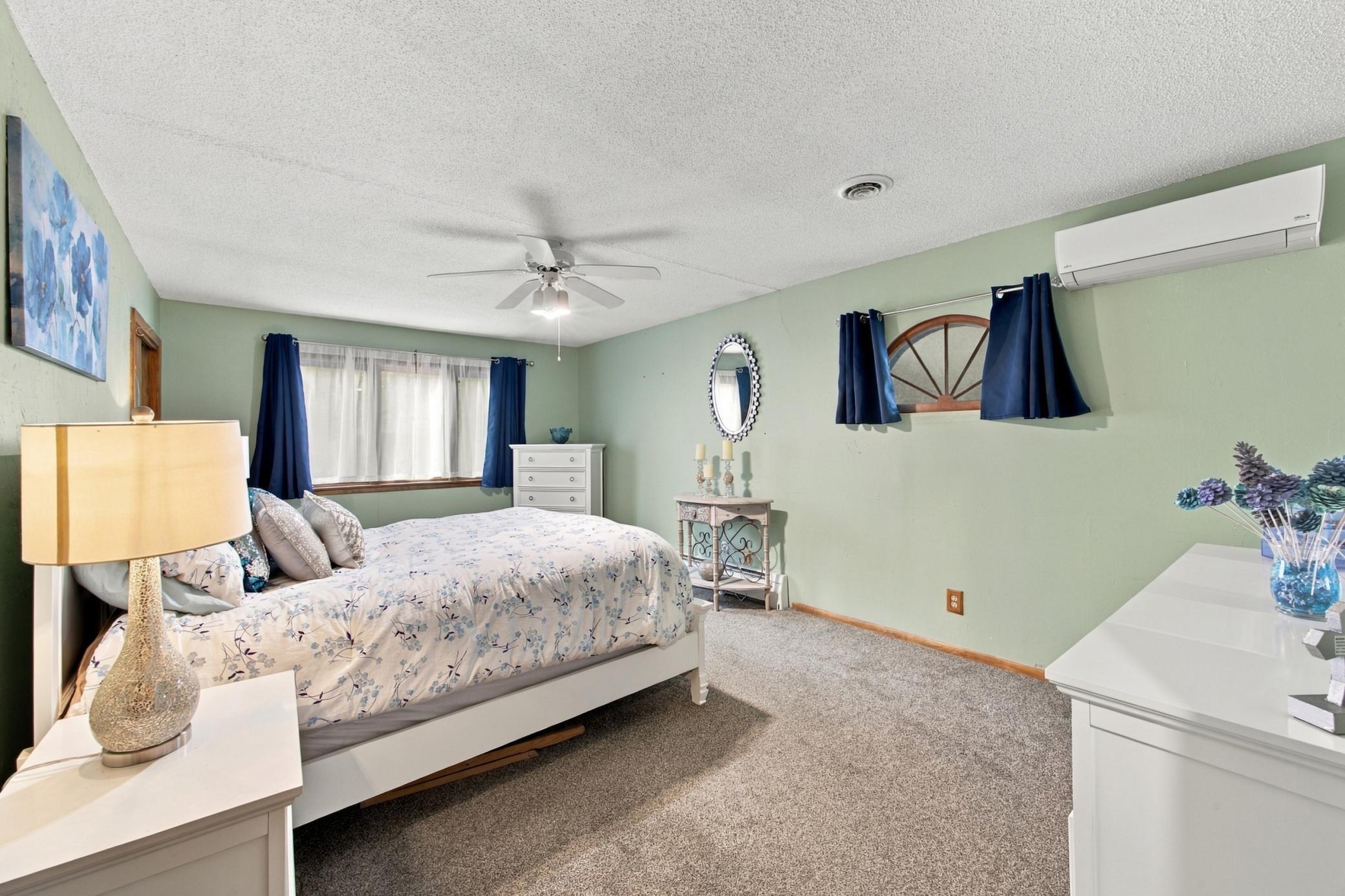 1957 single family home for sale at 222 26TH Avenue N in Fargo, ND — 3 bed, 2 bath (photo 12 of 28)