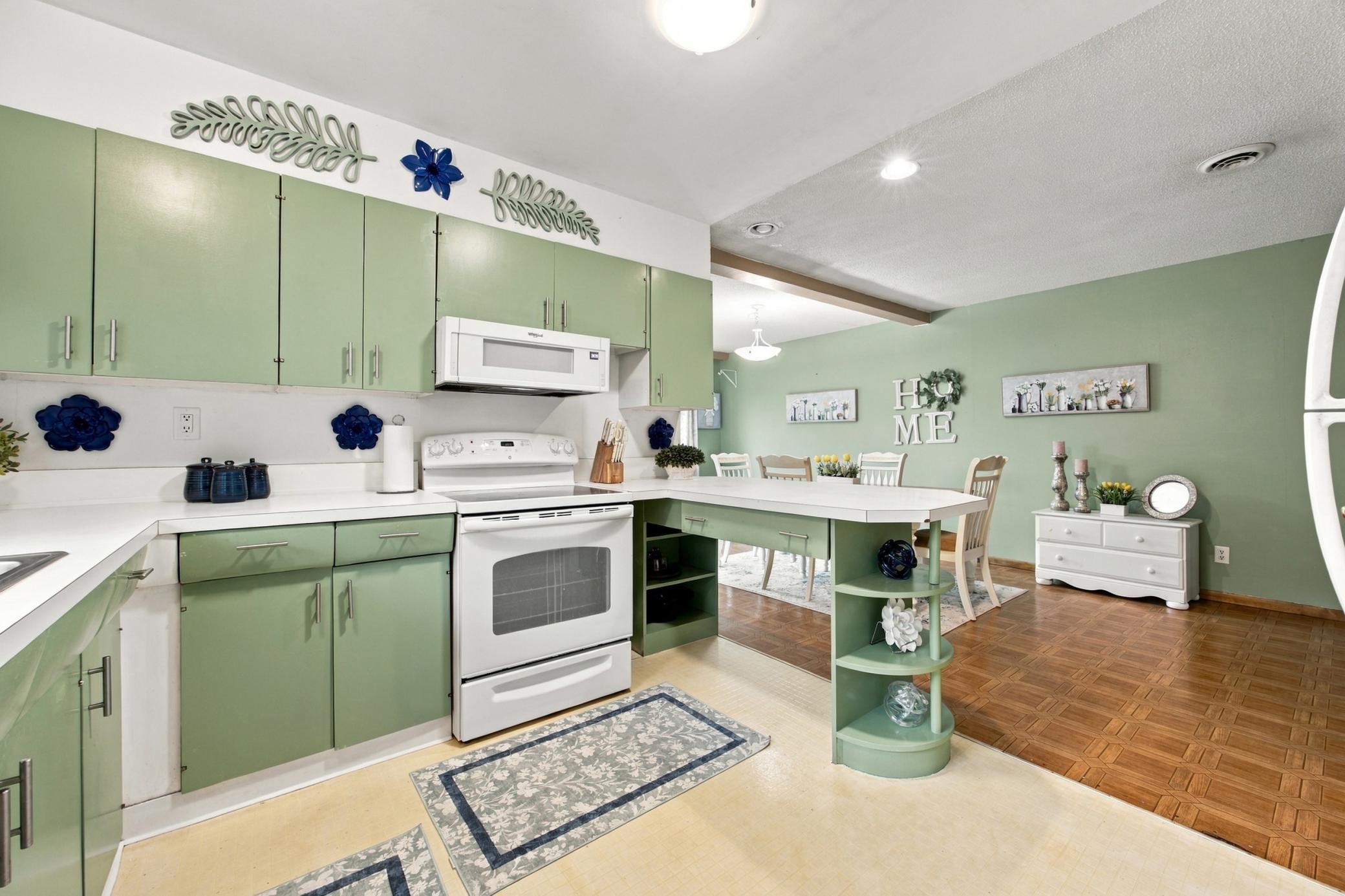1957 single family home for sale at 222 26TH Avenue N in Fargo, ND — 3 bed, 2 bath (photo 9 of 28)
