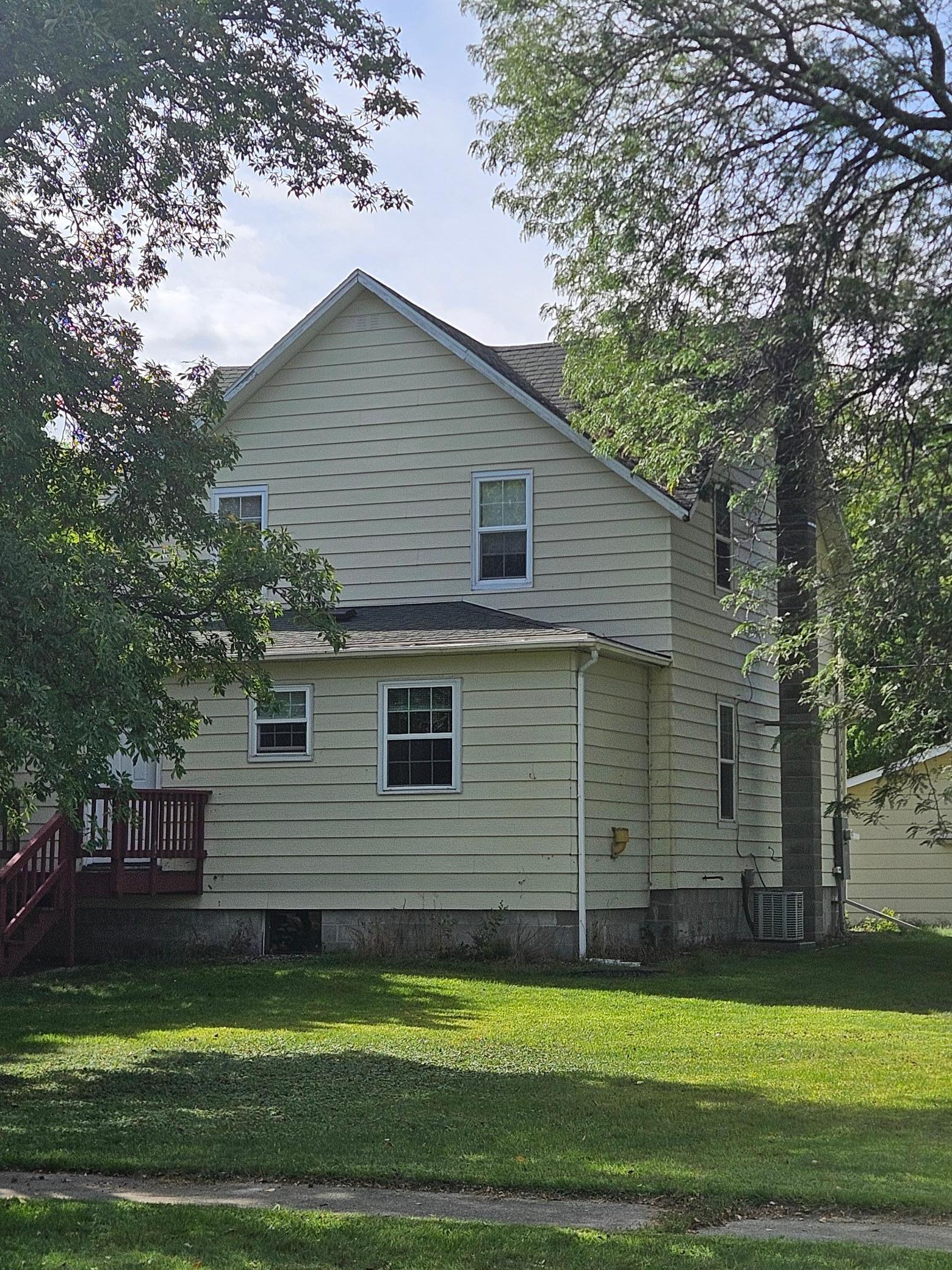 1910 single family home for sale at 400 S 3rd Street in Fairmount, ND — 3 bed, 2 bath