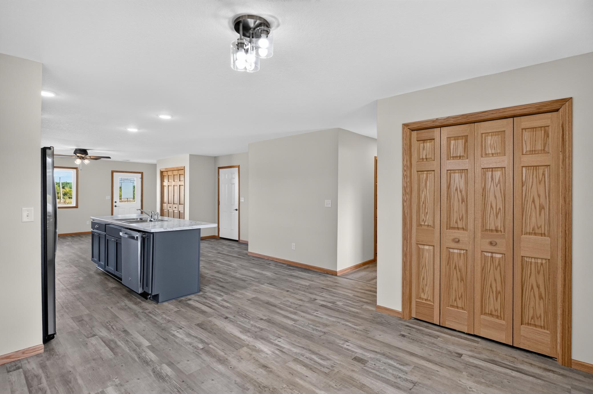 2025 townhouse for sale at 1507 Nokomis Street in Alexandria, MN — 2 bed, 2 bath (photo 4 of 20)