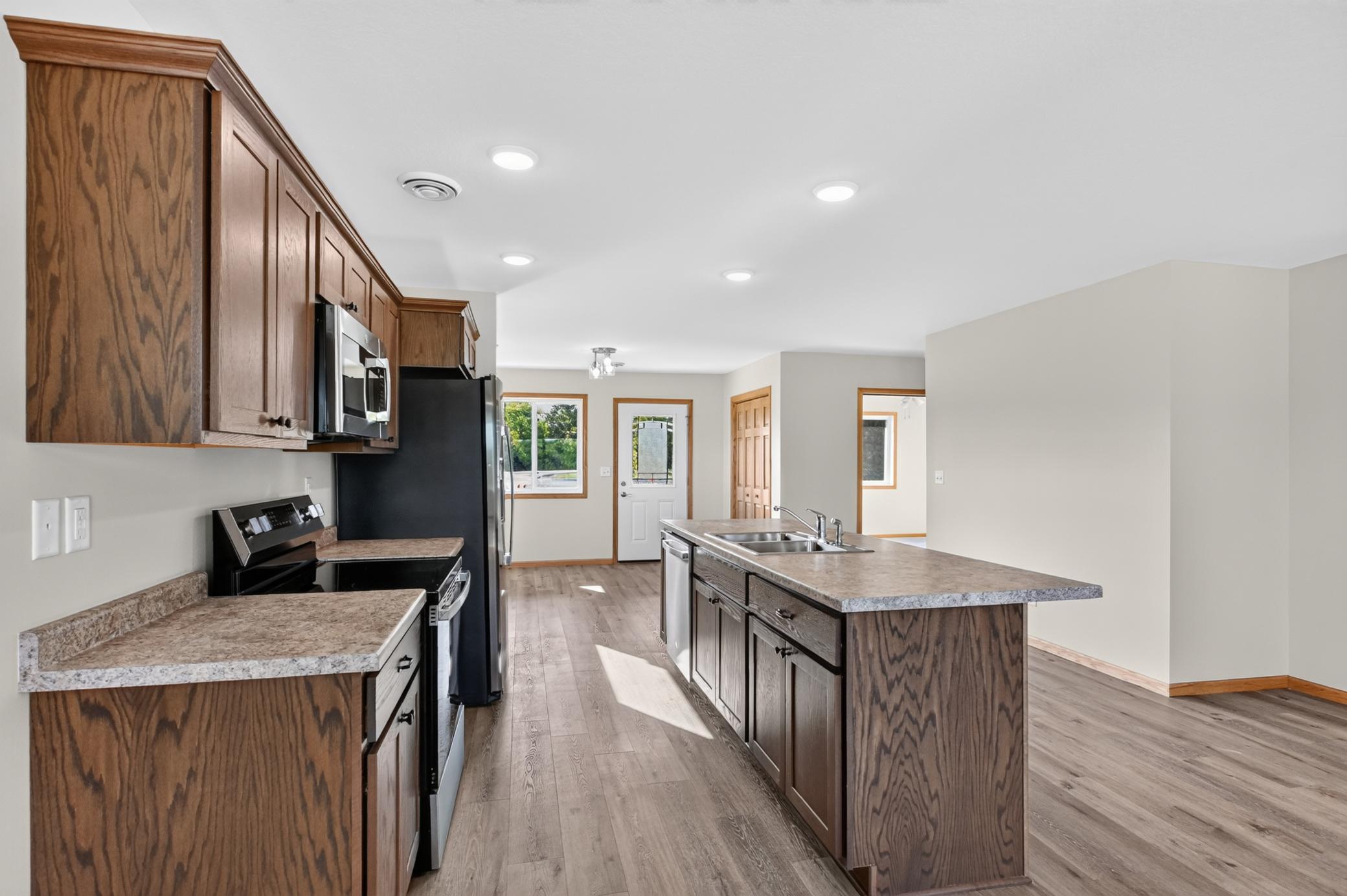 2025 townhouse for sale at 1509 Nokomis Street in Alexandria, MN — 2 bed, 2 bath (photo 4 of 17)