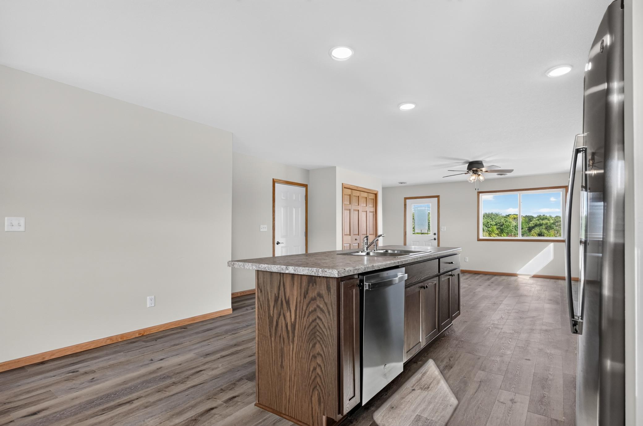 2025 townhouse for sale at 1509 Nokomis Street in Alexandria, MN — 2 bed, 2 bath (photo 8 of 17)