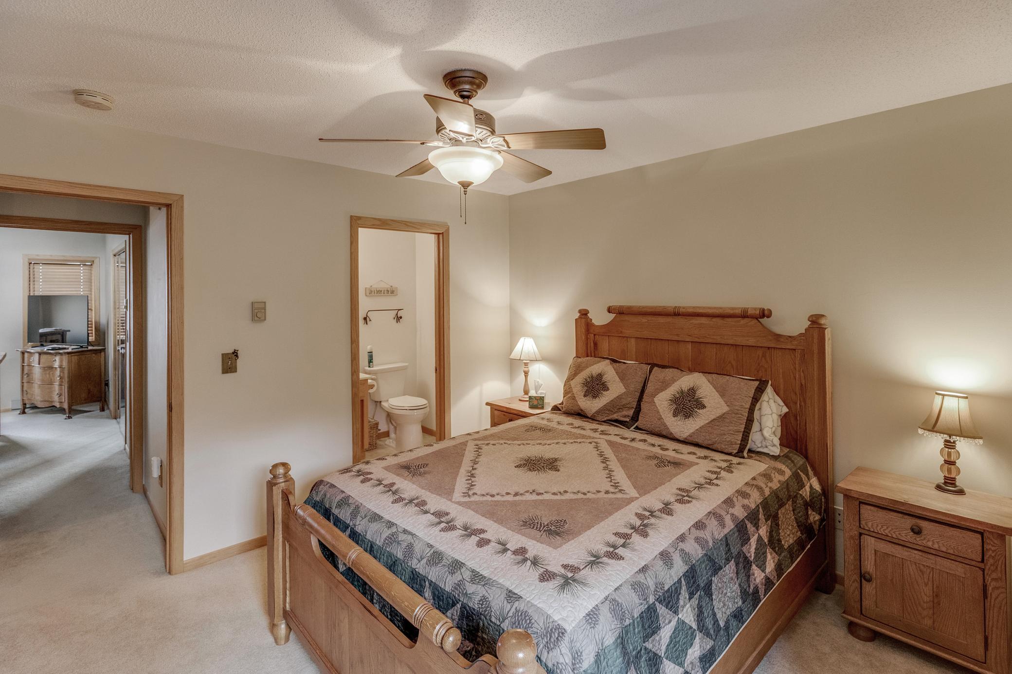 1988 townhouse for sale at 936 Railroad Avenue W in Walker, MN — 2 bed, 3 bath (photo 13 of 33)