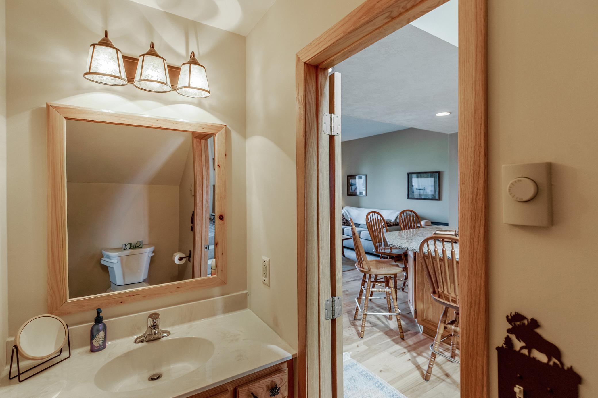 1988 townhouse for sale at 936 Railroad Avenue W in Walker, MN — 2 bed, 3 bath (photo 17 of 33)
