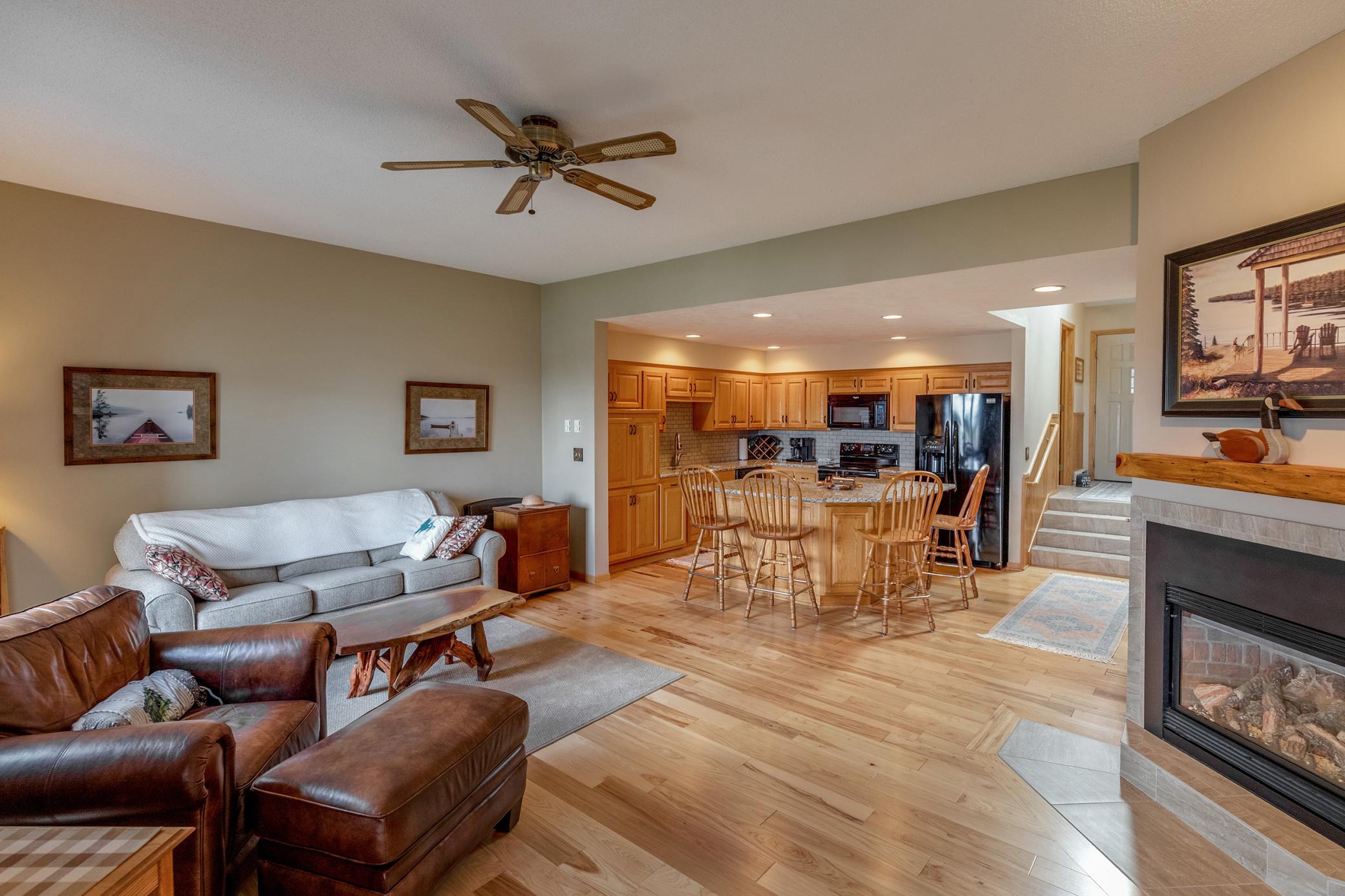 1988 townhouse for sale at 936 Railroad Avenue W in Walker, MN — 2 bed, 3 bath (photo 8 of 33)