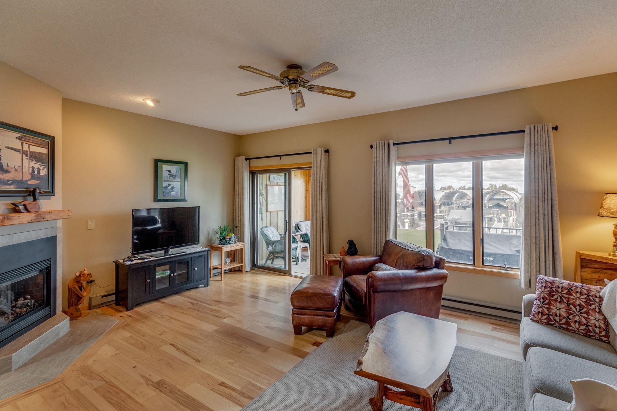 1988 townhouse for sale at 936 Railroad Avenue W in Walker, MN — 2 bed, 3 bath (photo 9 of 33)