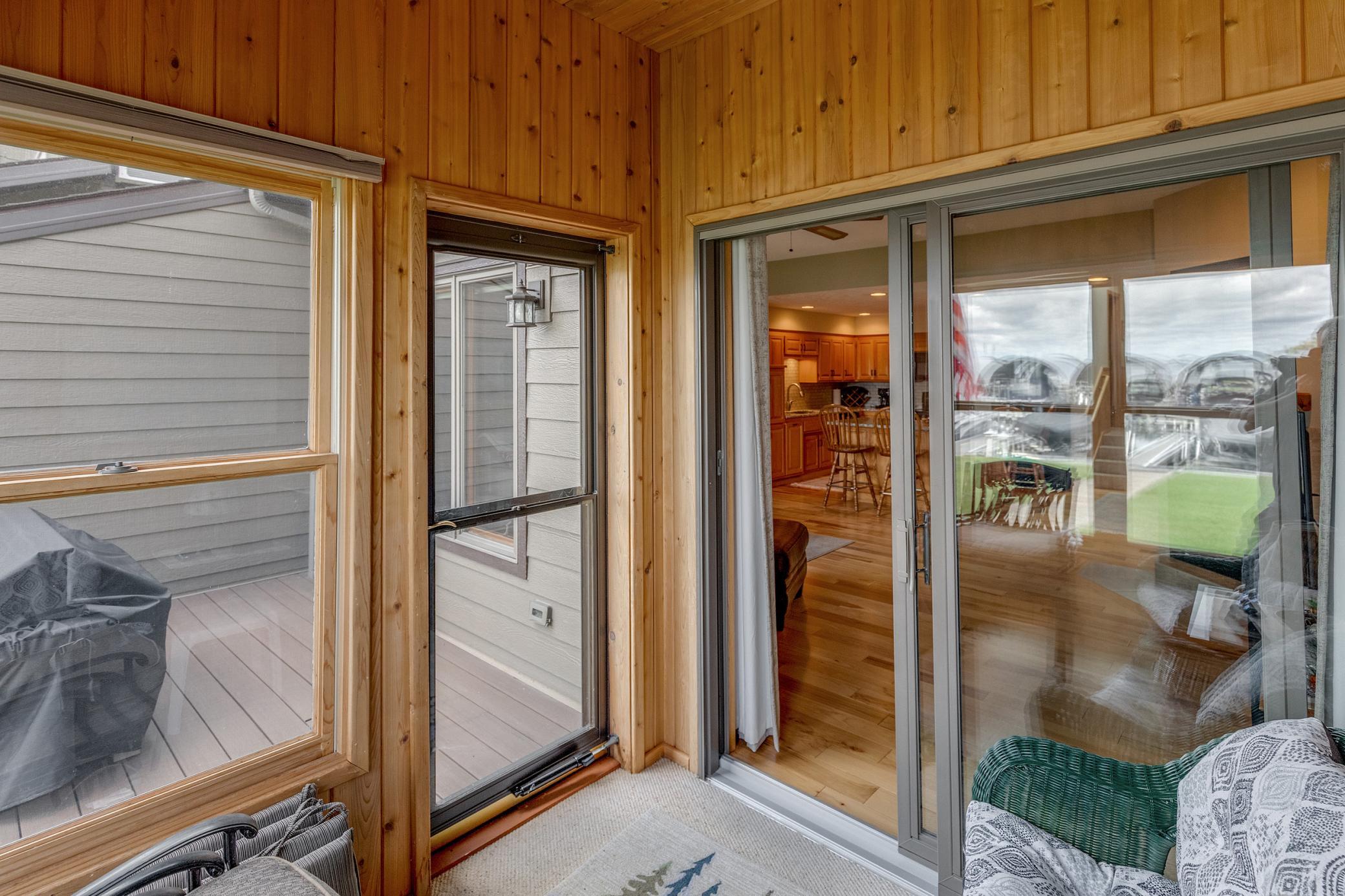1988 townhouse for sale at 936 Railroad Avenue W in Walker, MN — 2 bed, 3 bath (photo 10 of 33)
