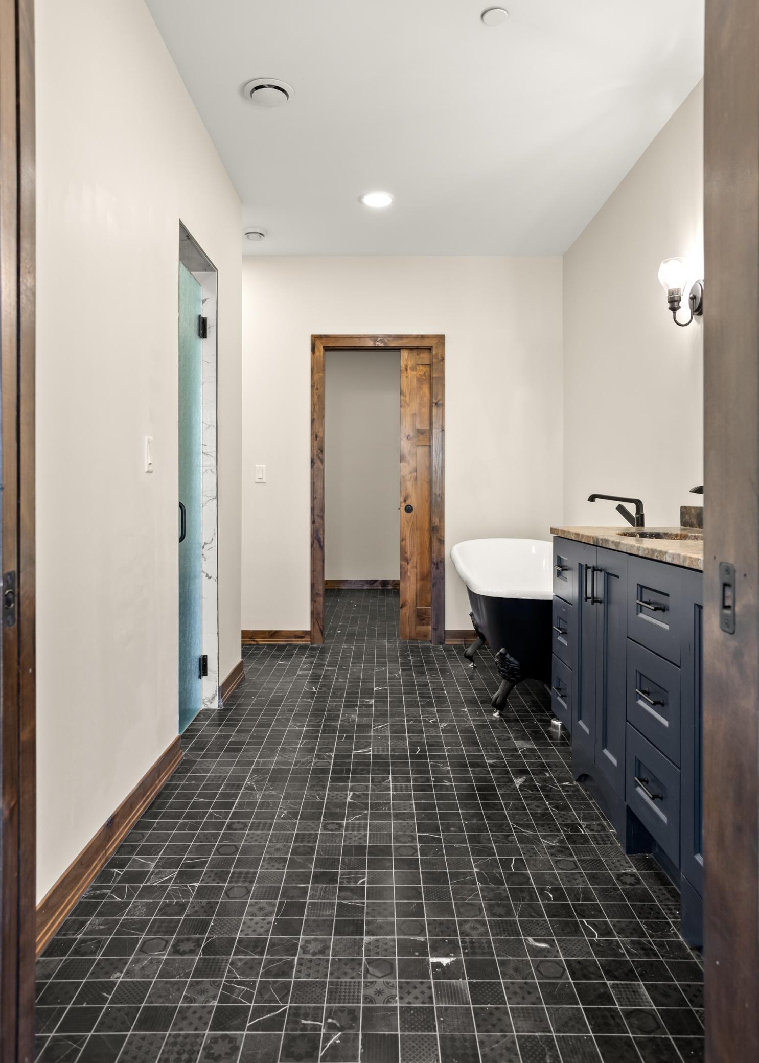 2022 condo for sale at 412 5th Street N, Unit 524 in Fargo, ND — 2 bed, 3 bath (photo 16 of 69)