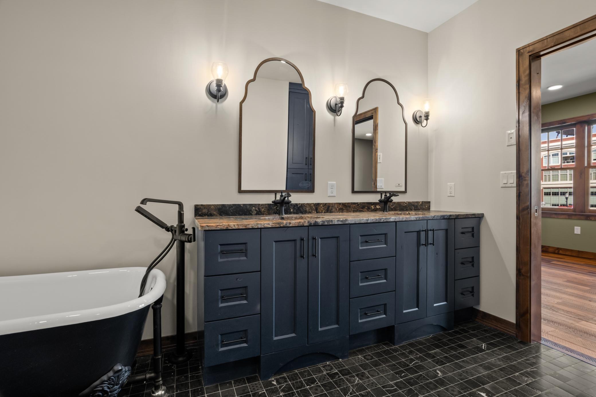 2022 condo for sale at 412 5th Street N, Unit 524 in Fargo, ND — 2 bed, 3 bath (photo 17 of 69)