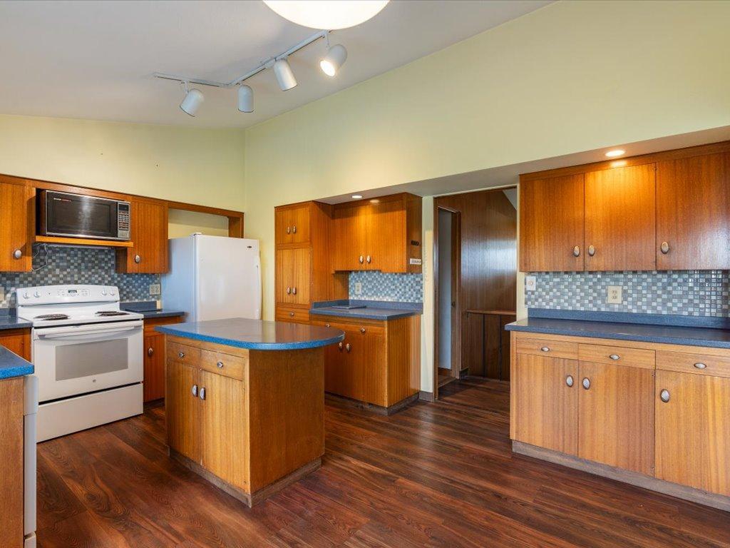1957 single family home for sale at 14176 Eagle Pointe Drive in Park Rapids, MN — 3 bed, 3 bath (photo 11 of 50)