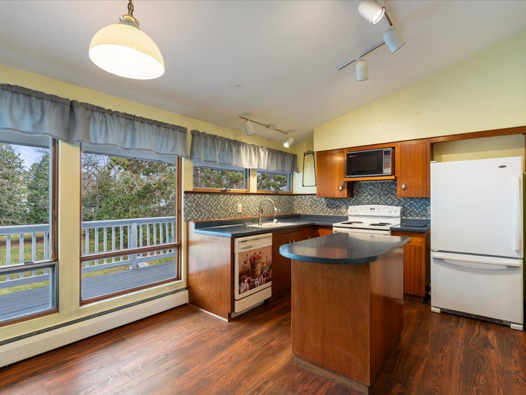 1957 single family home for sale at 14176 Eagle Pointe Drive in Park Rapids, MN — 3 bed, 3 bath (photo 12 of 50)