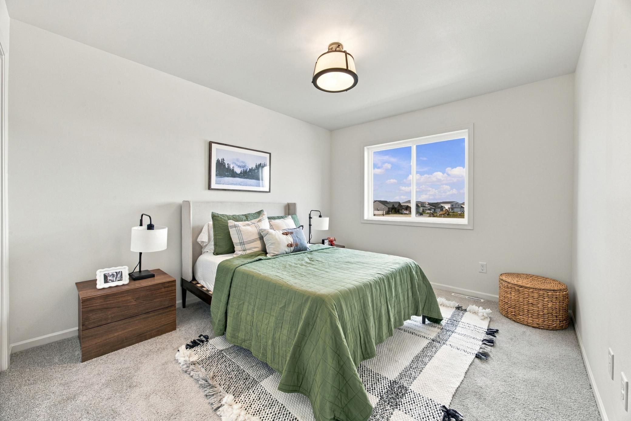 2026 single family home for sale at 979 61st Avenue W in West Fargo, ND — 3 bed, 3 bath (photo 23 of 37)