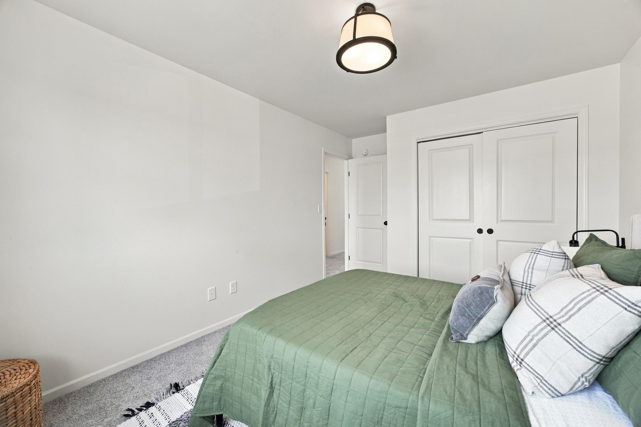 2026 single family home for sale at 979 61st Avenue W in West Fargo, ND — 3 bed, 3 bath (photo 24 of 37)
