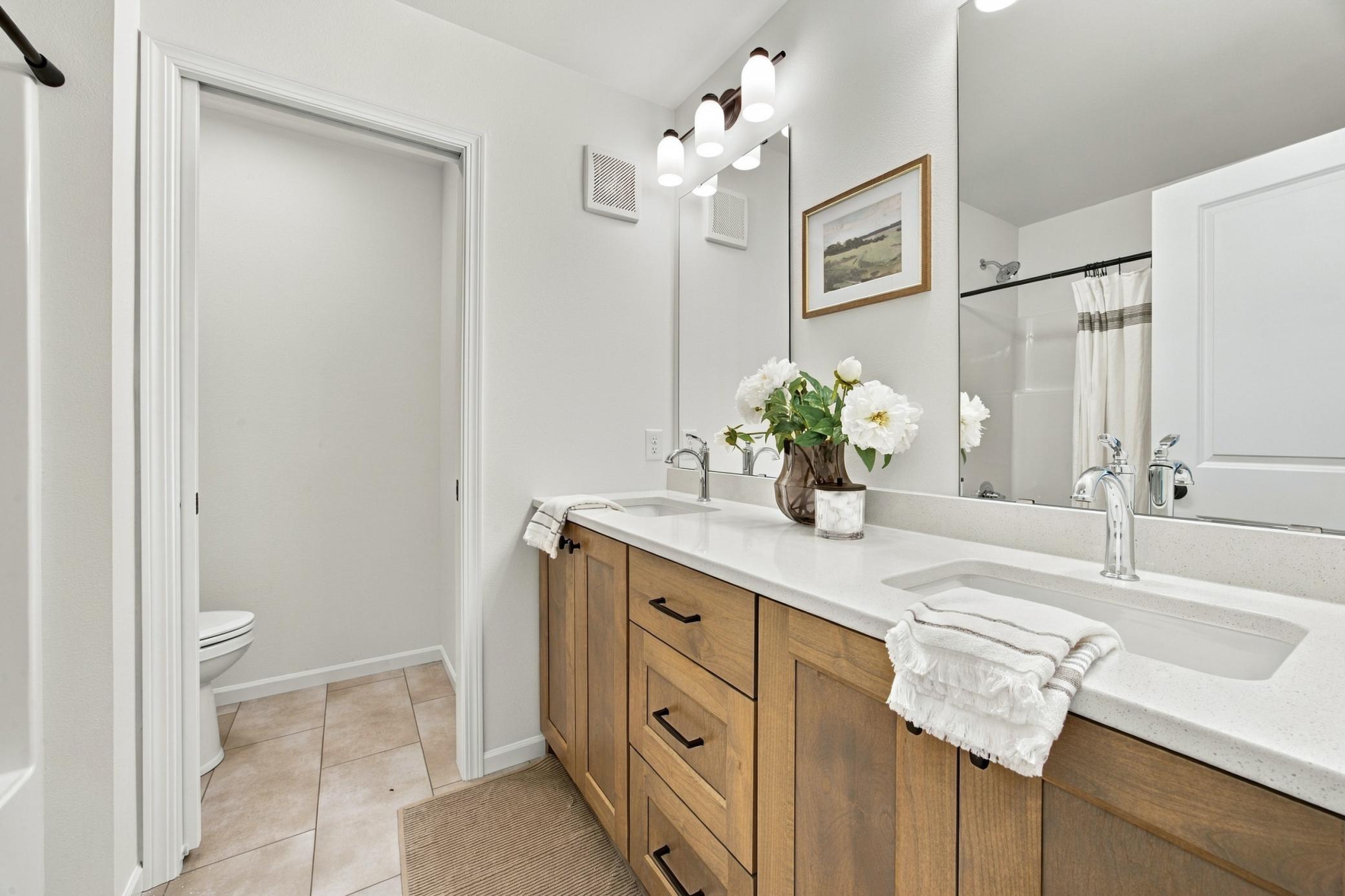 2026 single family home for sale at 979 61st Avenue W in West Fargo, ND — 3 bed, 3 bath (photo 25 of 37)