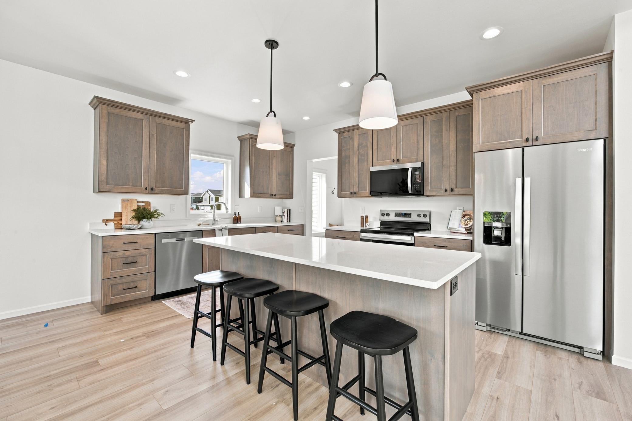 2026 single family home for sale at 979 61st Avenue W in West Fargo, ND — 3 bed, 3 bath (photo 8 of 37)