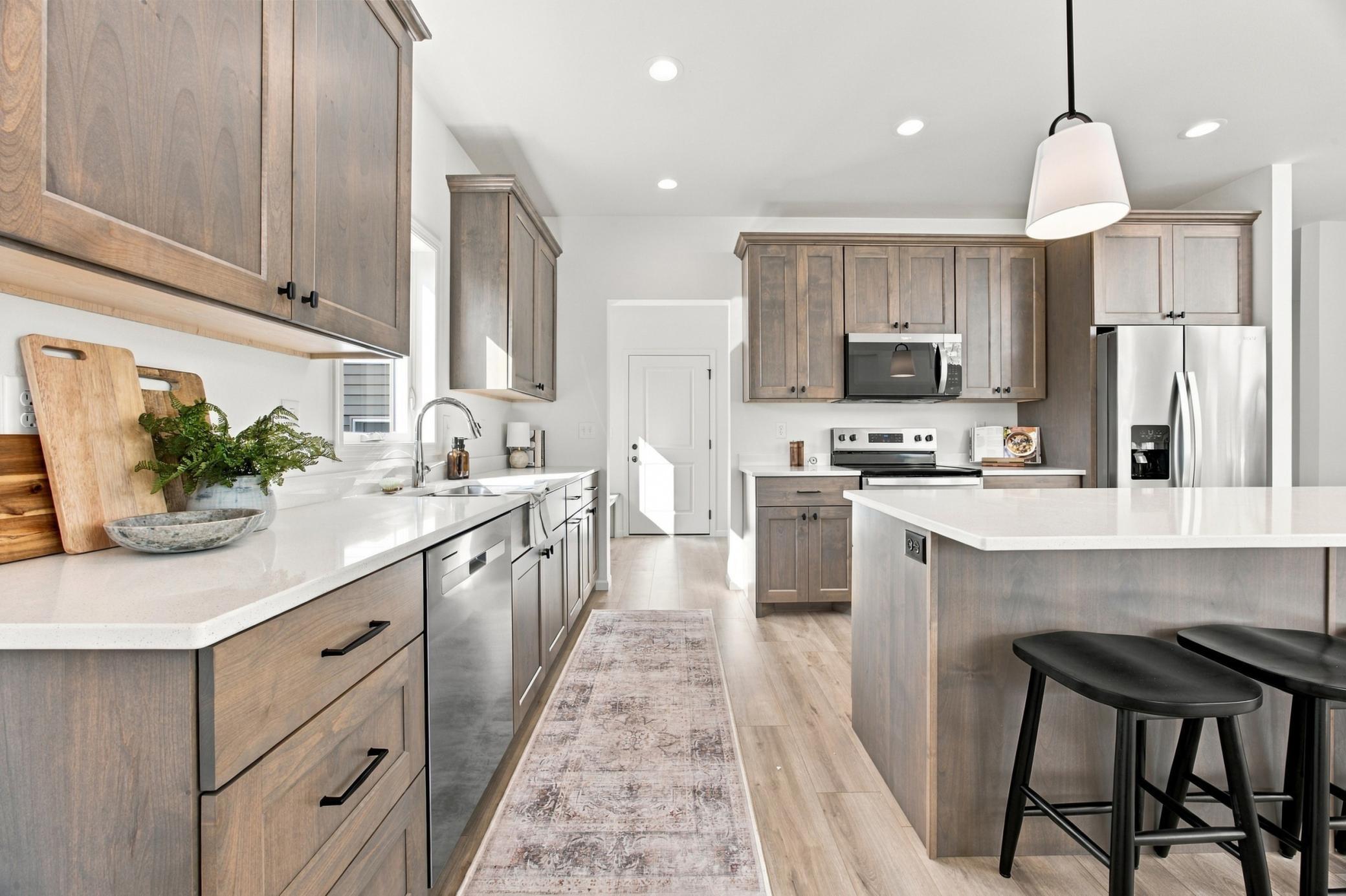 2026 single family home for sale at 979 61st Avenue W in West Fargo, ND — 3 bed, 3 bath (photo 10 of 37)