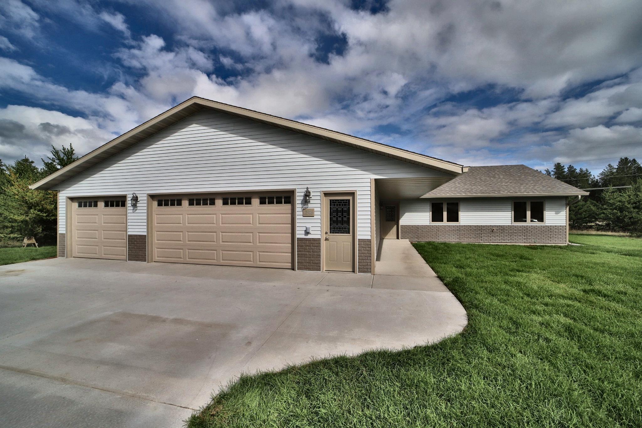 2026 single family home for sale at 11946 Joneswood Circle in Baxter, MN — 3 bed, 2 bath