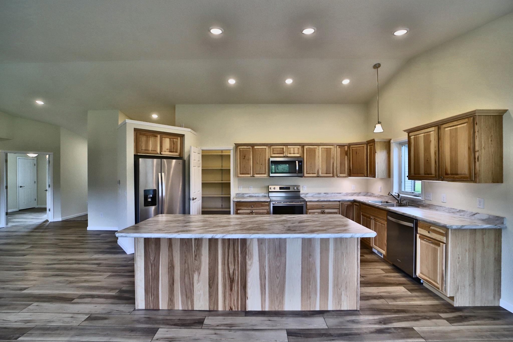2026 single family home for sale at 11946 Joneswood Circle in Baxter, MN — 3 bed, 2 bath (photo 3 of 25)