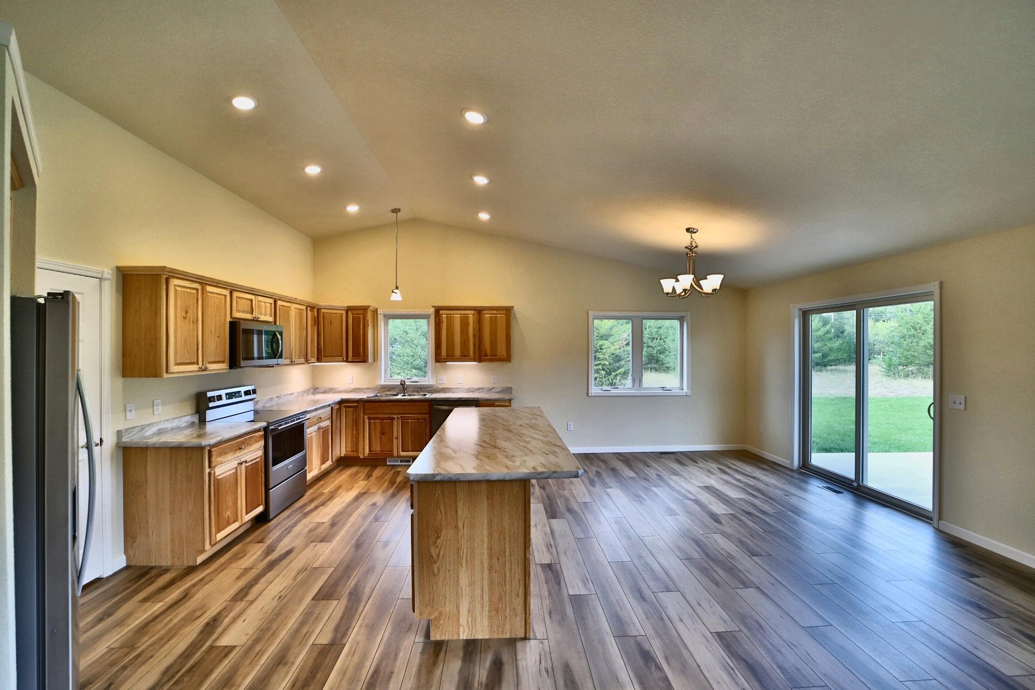 2026 single family home for sale at 11946 Joneswood Circle in Baxter, MN — 3 bed, 2 bath (photo 5 of 25)