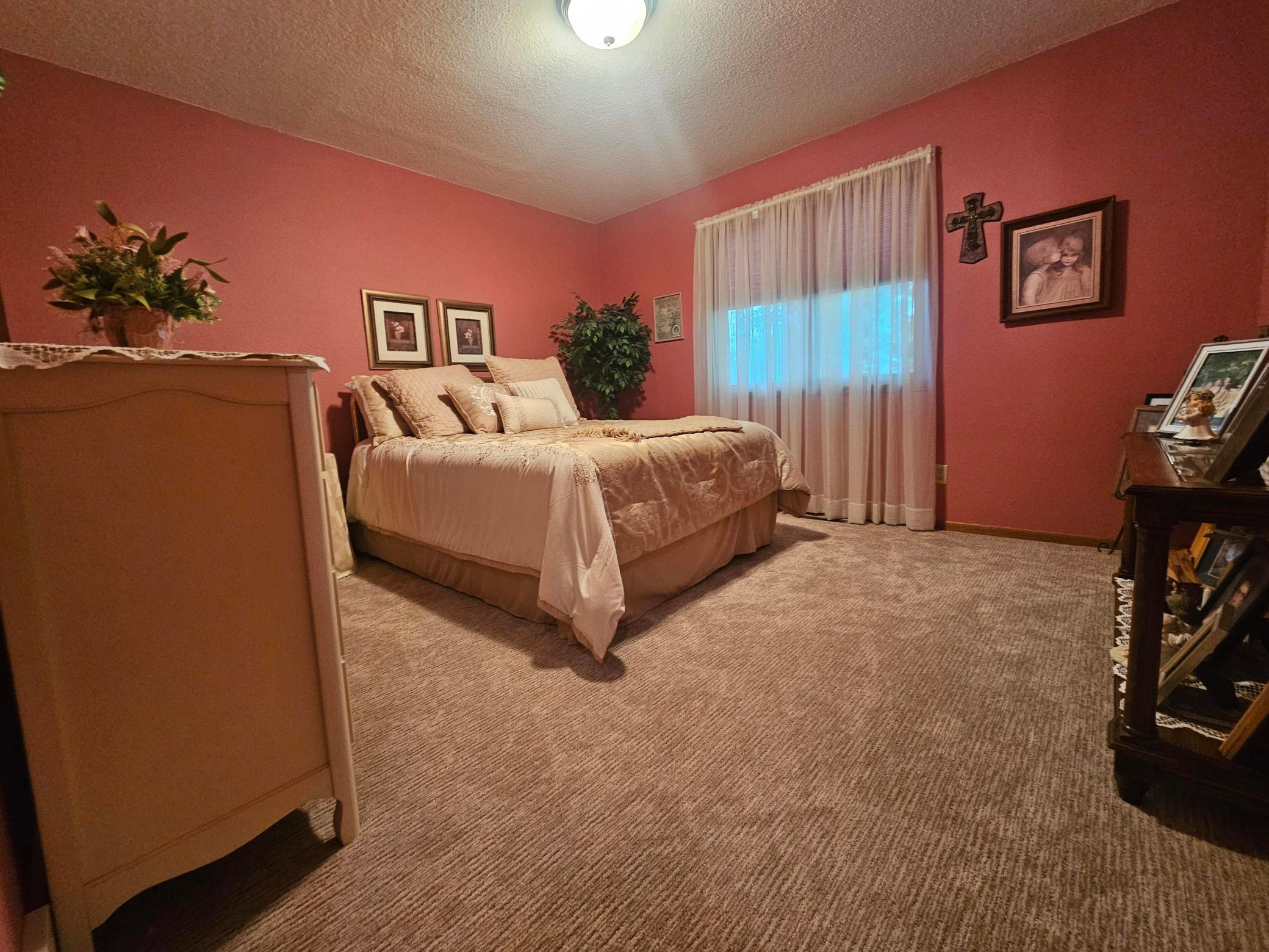 1995 single family home for sale at 1409 6th Avenue N in Wahpeton, ND — 4 bed, 3 bath (photo 13 of 32)