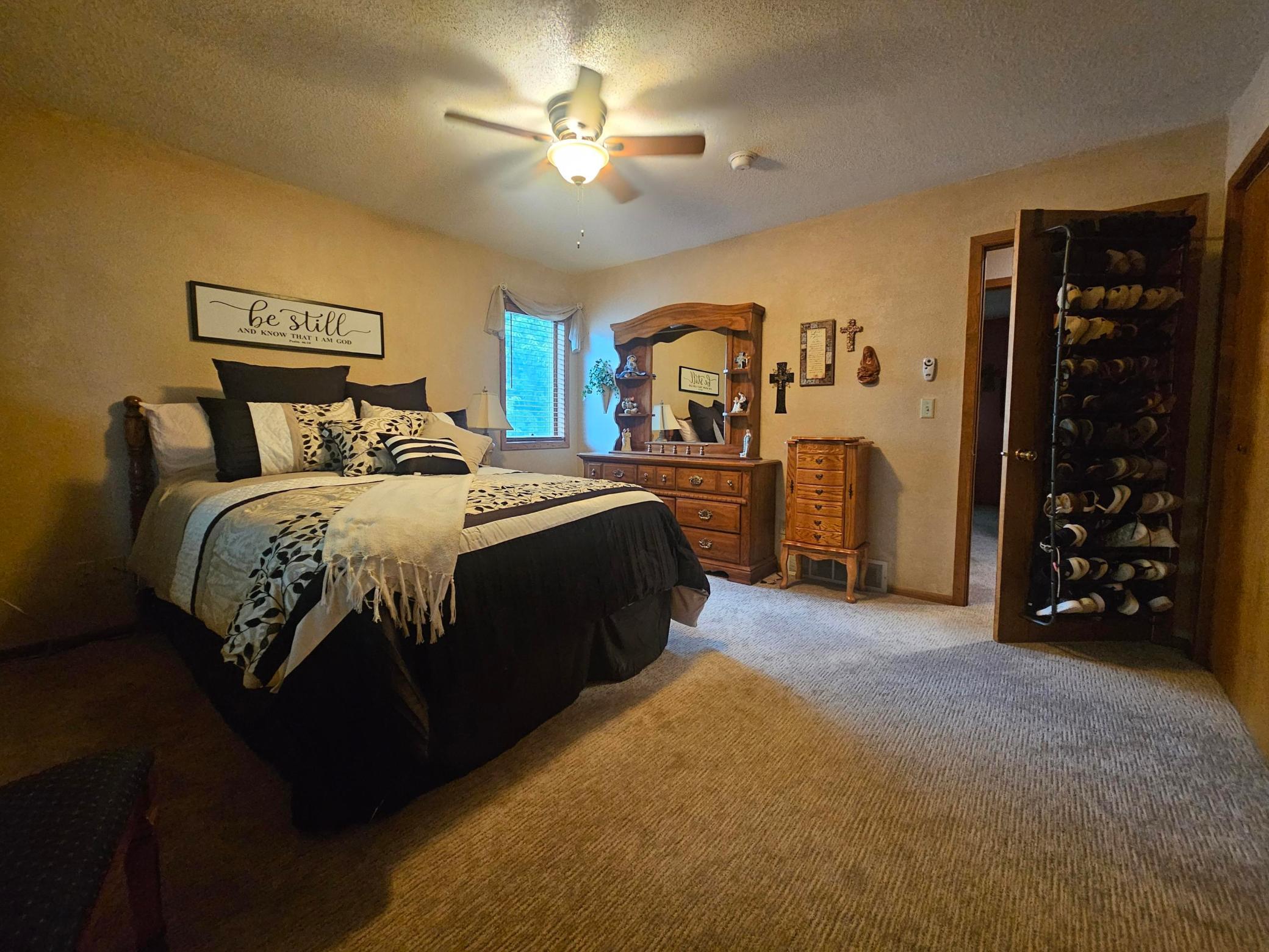 1995 single family home for sale at 1409 6th Avenue N in Wahpeton, ND — 4 bed, 3 bath (photo 14 of 32)