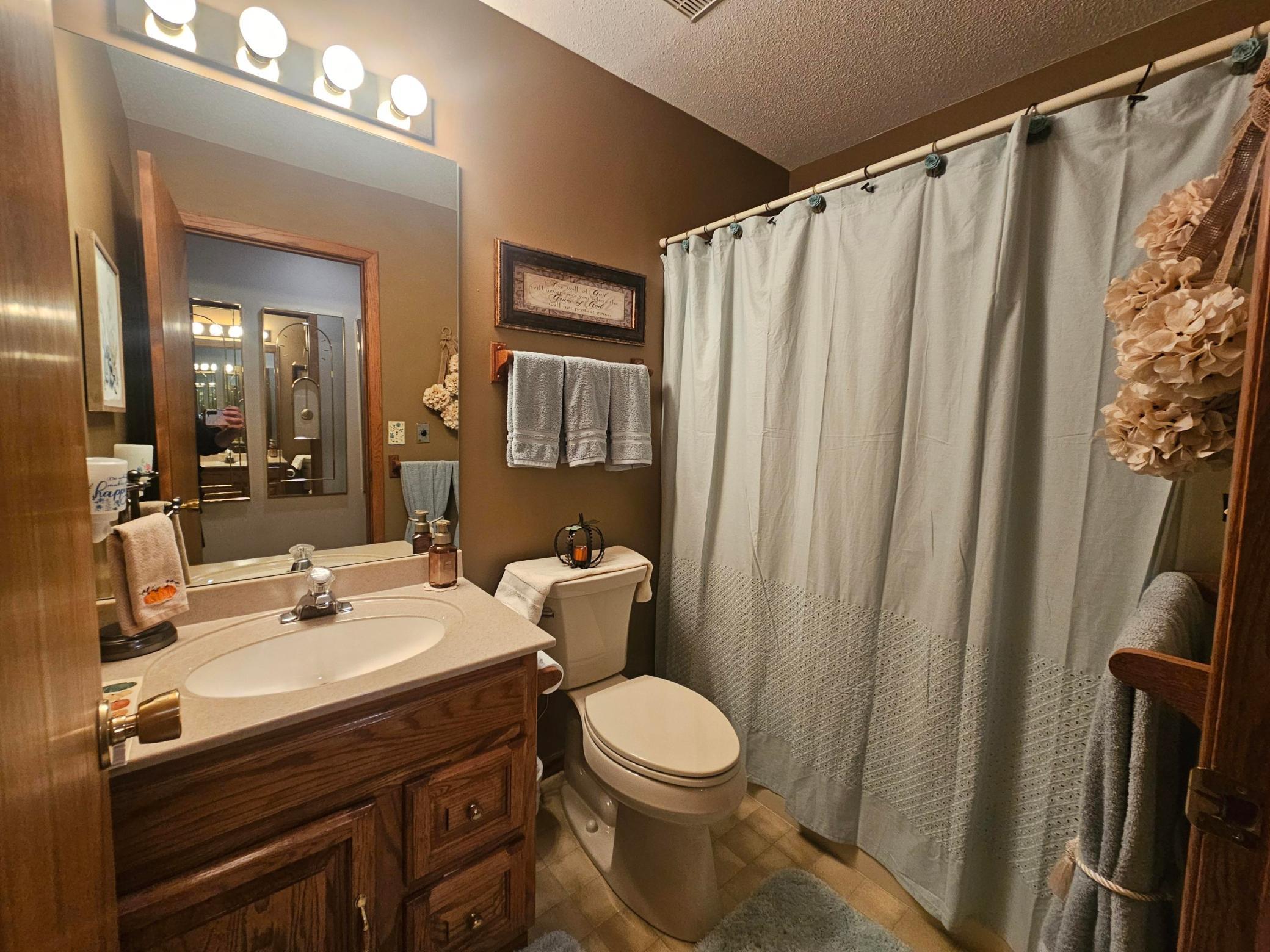 1995 single family home for sale at 1409 6th Avenue N in Wahpeton, ND — 4 bed, 3 bath (photo 18 of 32)