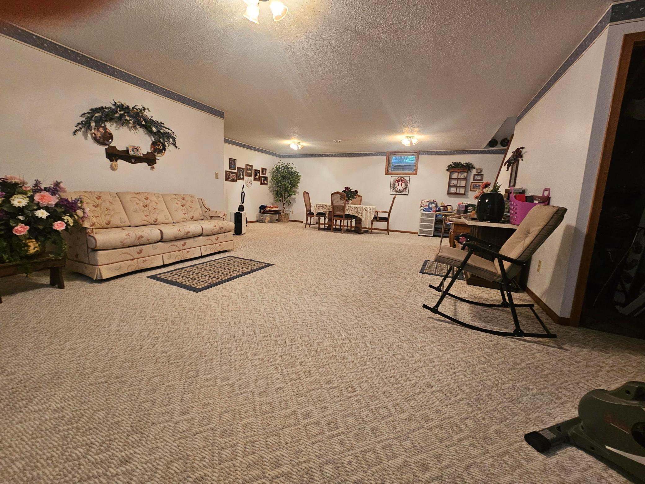 1995 single family home for sale at 1409 6th Avenue N in Wahpeton, ND — 4 bed, 3 bath (photo 30 of 32)