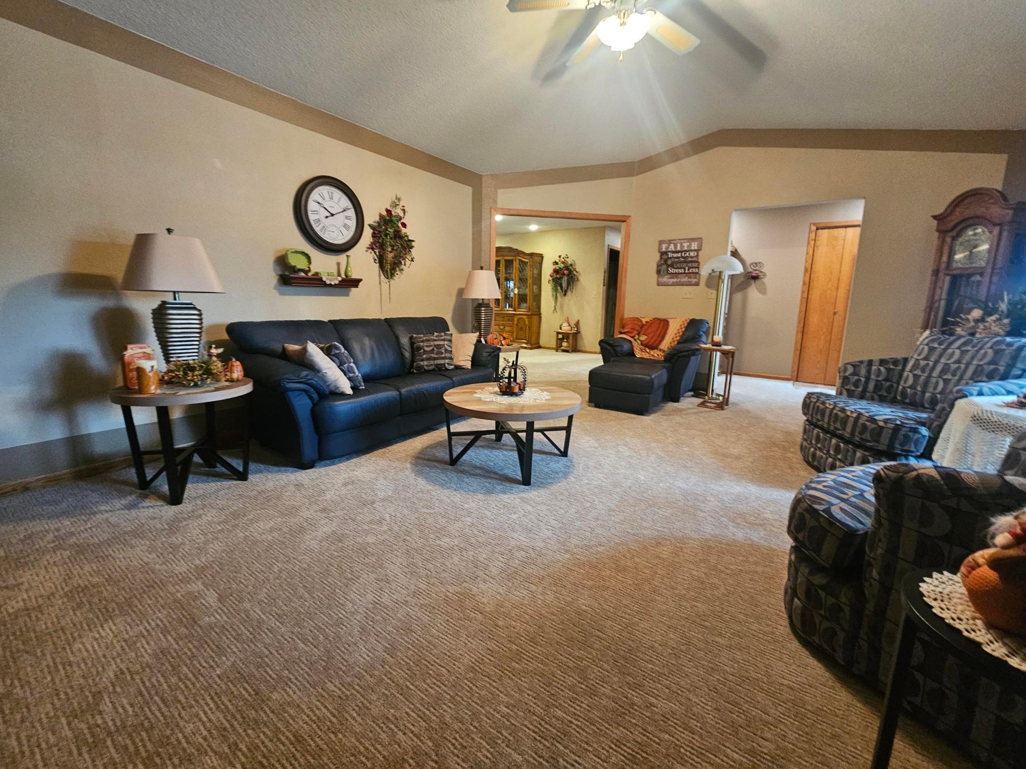 1995 single family home for sale at 1409 6th Avenue N in Wahpeton, ND — 4 bed, 3 bath (photo 10 of 32)
