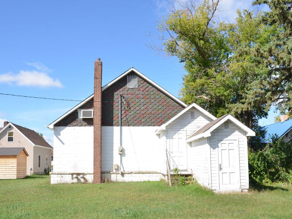 1950 single family home for sale at 602 Main Avenue S in Park Rapids, MN — 0 bed, 2 bath (photo 4 of 22)