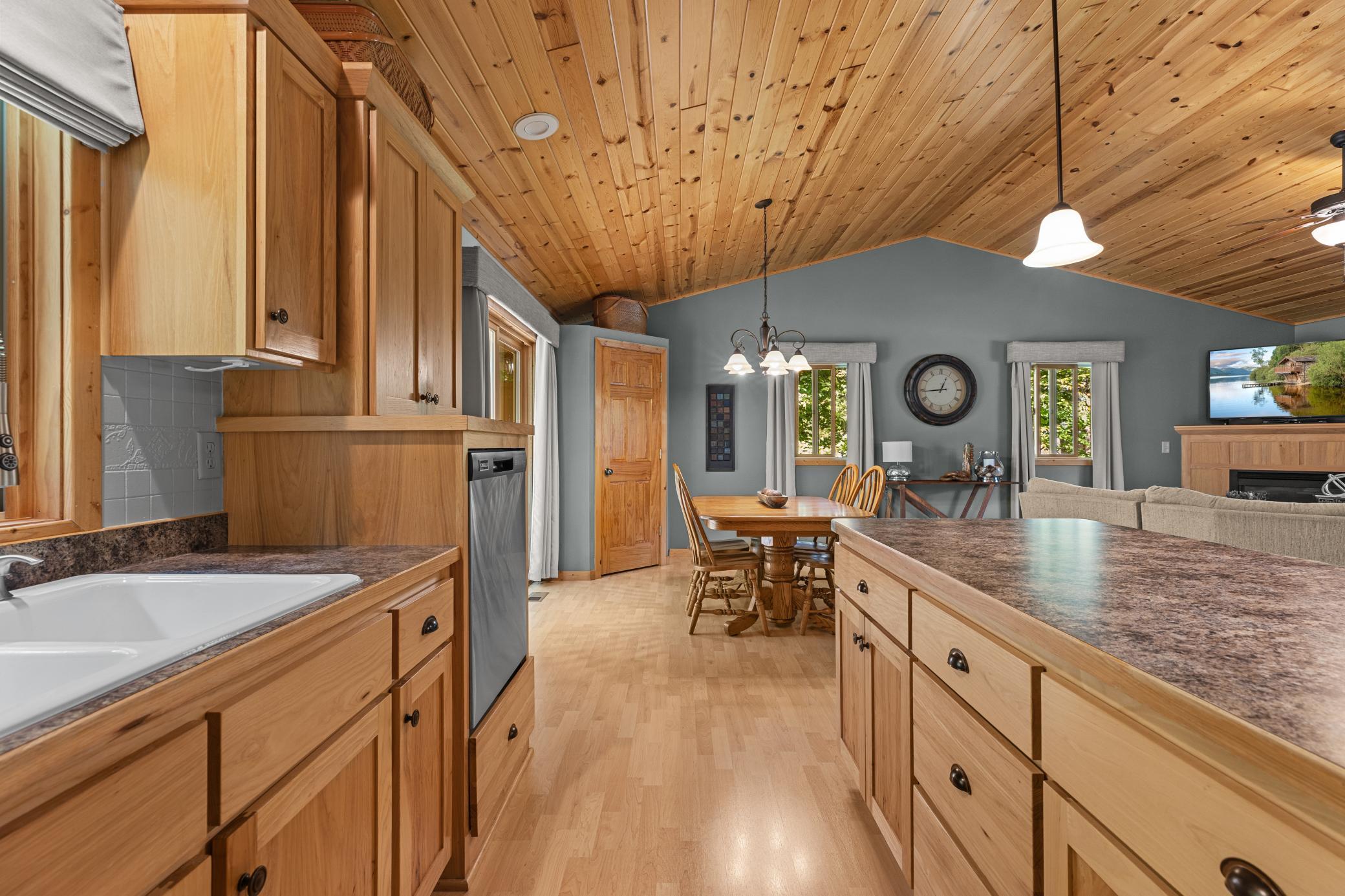 2005 single family home for sale at 29757 Red Pine Drive in Breezy Point, MN — 4 bed, 3 bath (photo 12 of 53)