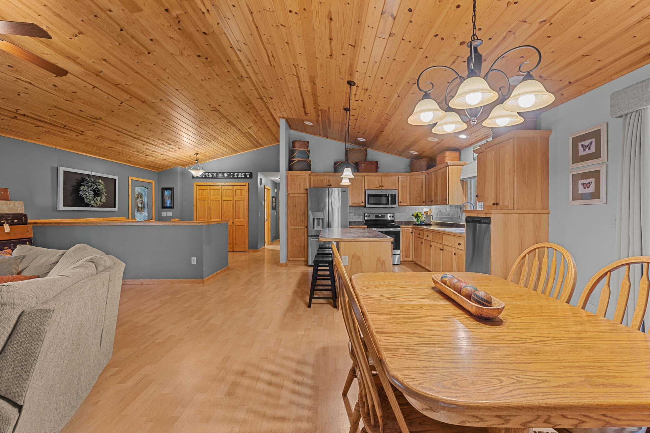 2005 single family home for sale at 29757 Red Pine Drive in Breezy Point, MN — 4 bed, 3 bath (photo 13 of 53)