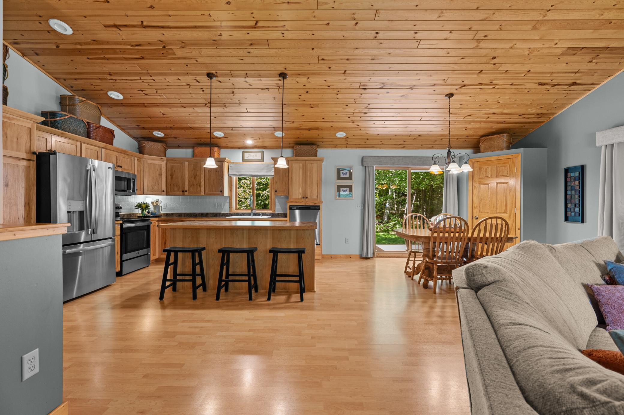 2005 single family home for sale at 29757 Red Pine Drive in Breezy Point, MN — 4 bed, 3 bath (photo 3 of 53)