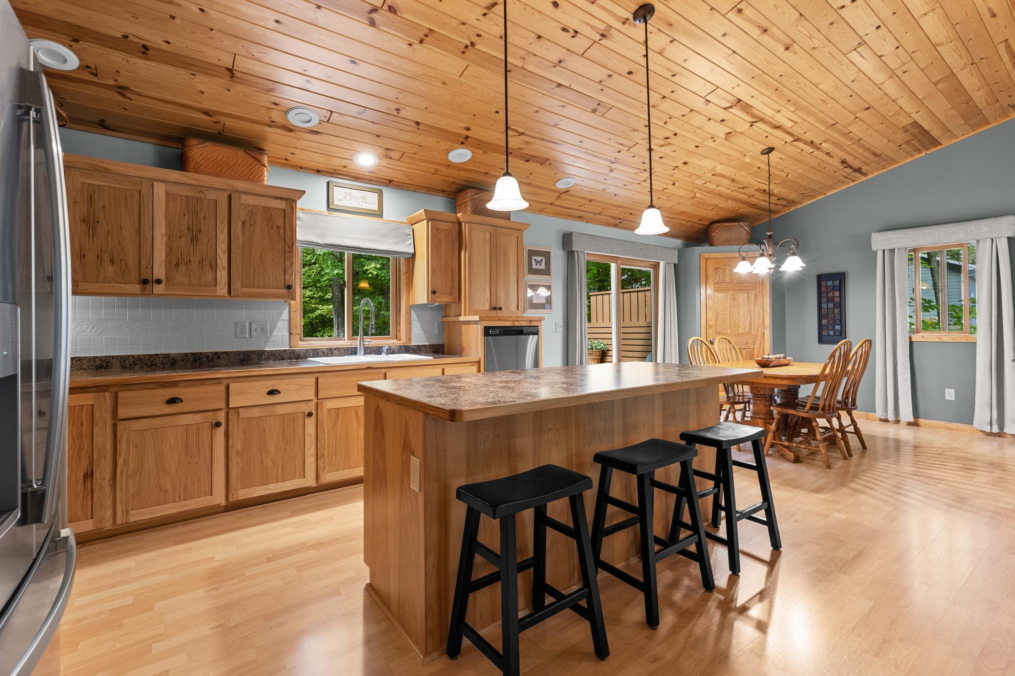 2005 single family home for sale at 29757 Red Pine Drive in Breezy Point, MN — 4 bed, 3 bath (photo 4 of 53)