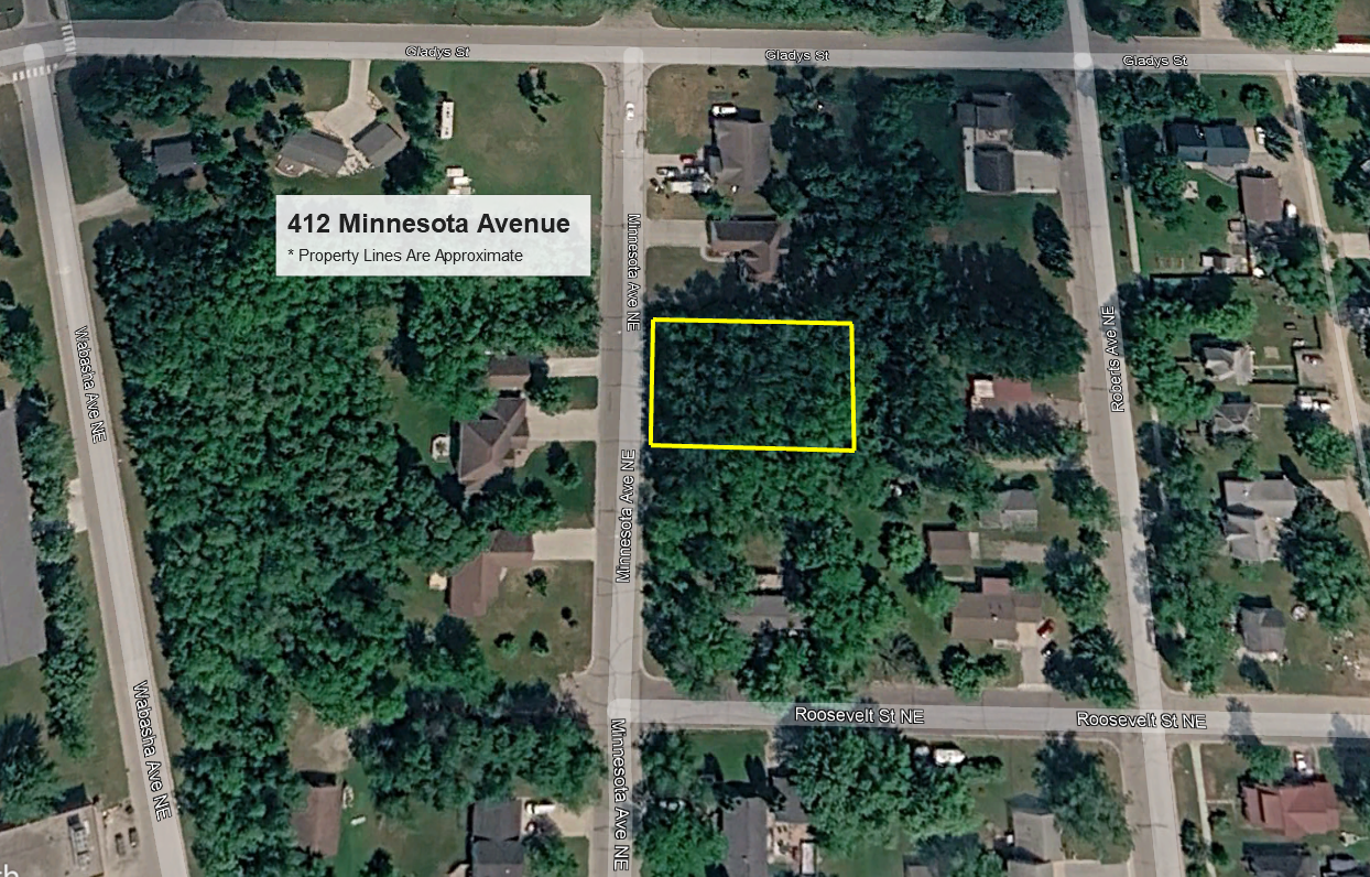 land for sale at 412 Minnesota Avenue NE in Warroad, MN (photo 2 of 3)
