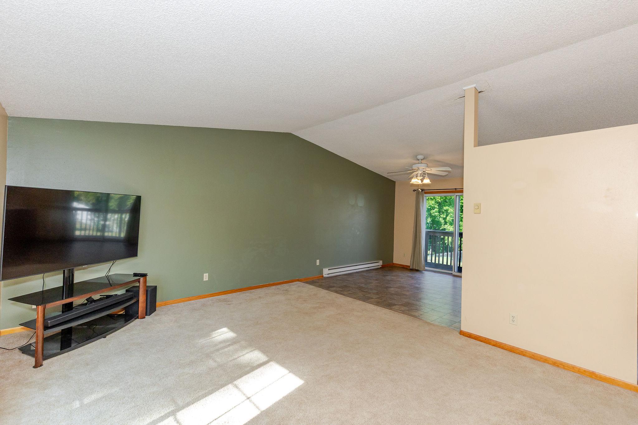 1995 single family home for sale at 3730 Village Green Circle in Moorhead, MN — 4 bed, 2 bath (photo 13 of 51)