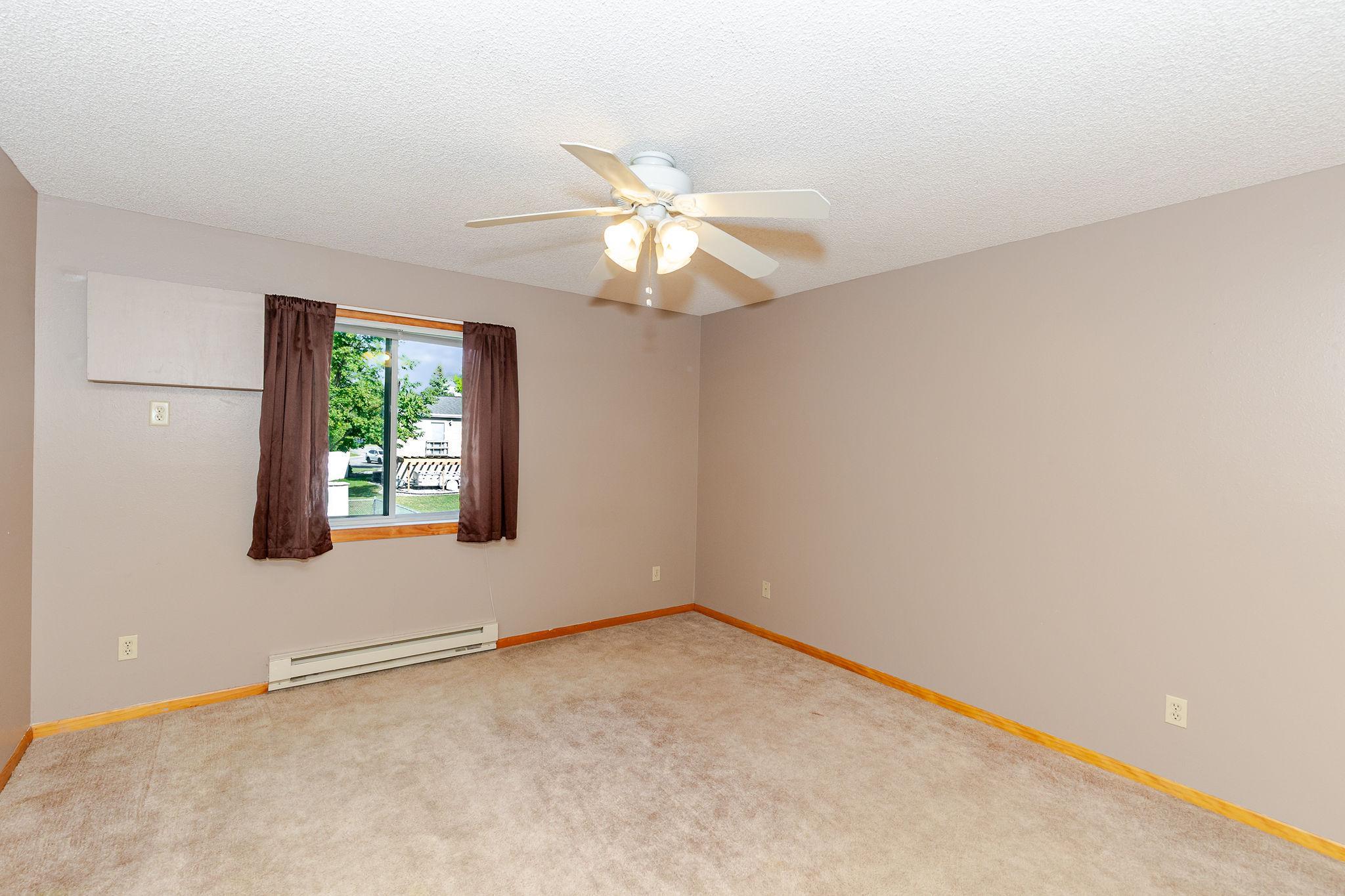 1995 single family home for sale at 3730 Village Green Circle in Moorhead, MN — 4 bed, 2 bath (photo 26 of 51)