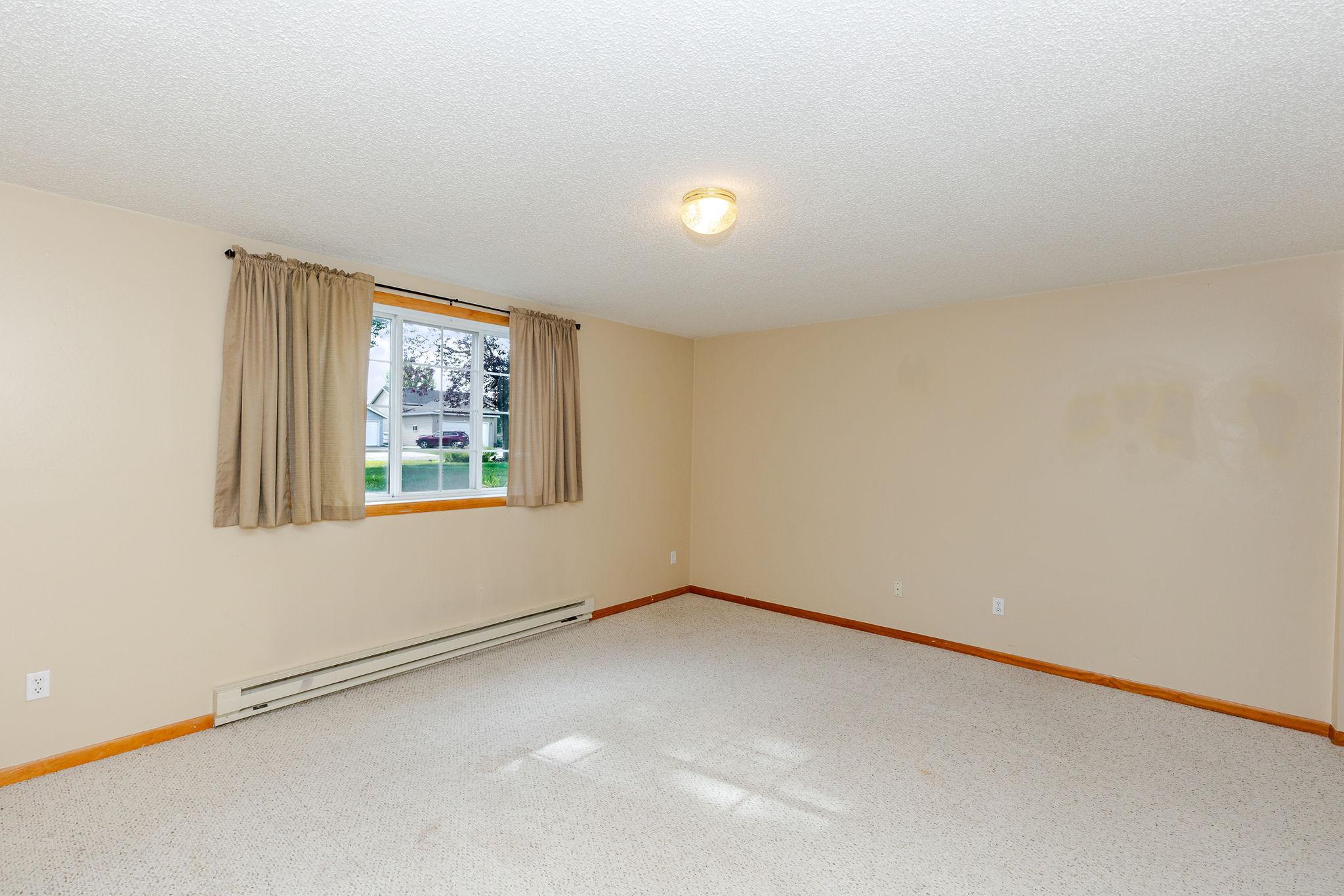 1995 single family home for sale at 3730 Village Green Circle in Moorhead, MN — 4 bed, 2 bath (photo 30 of 51)