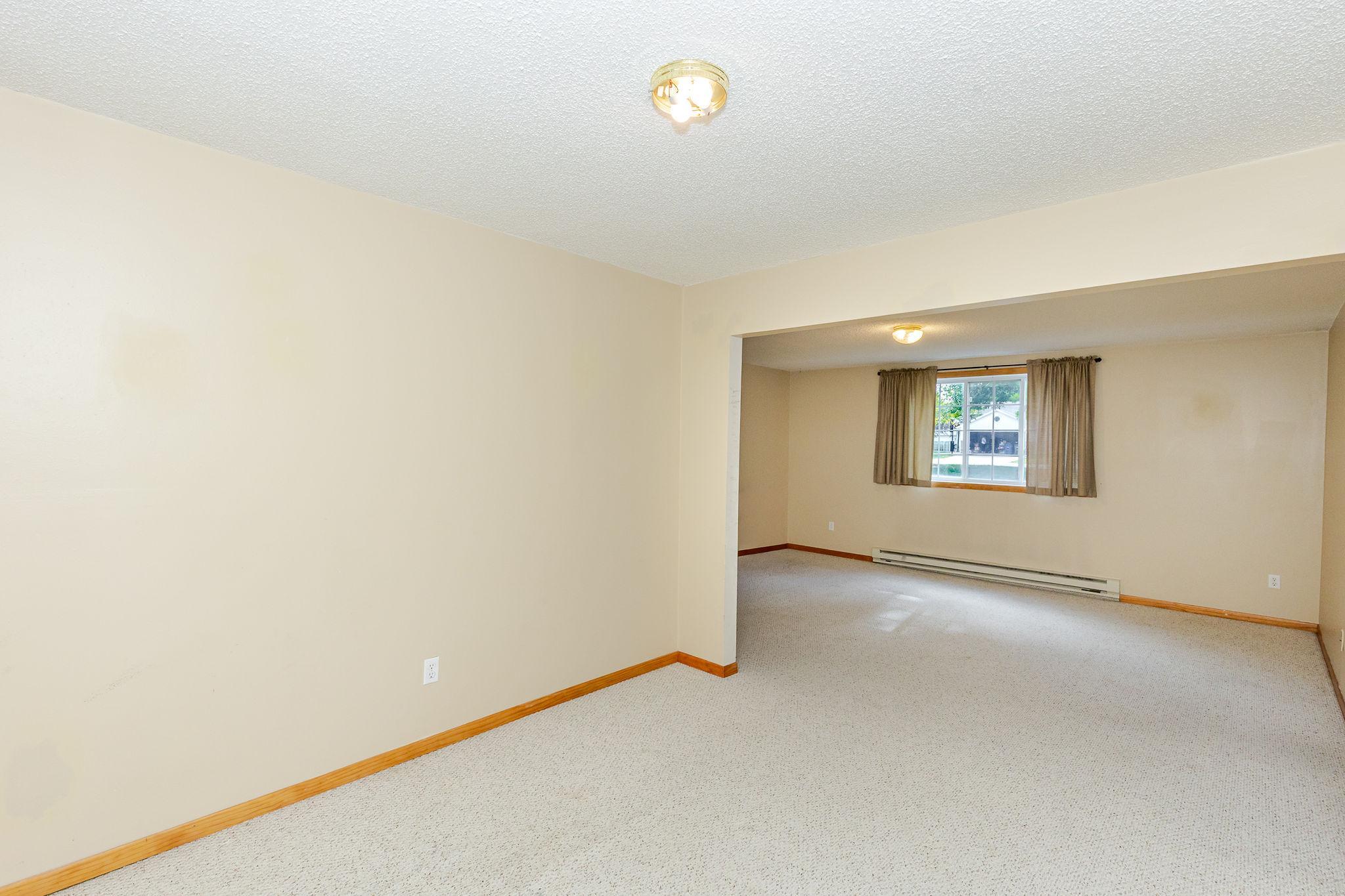 1995 single family home for sale at 3730 Village Green Circle in Moorhead, MN — 4 bed, 2 bath (photo 35 of 51)