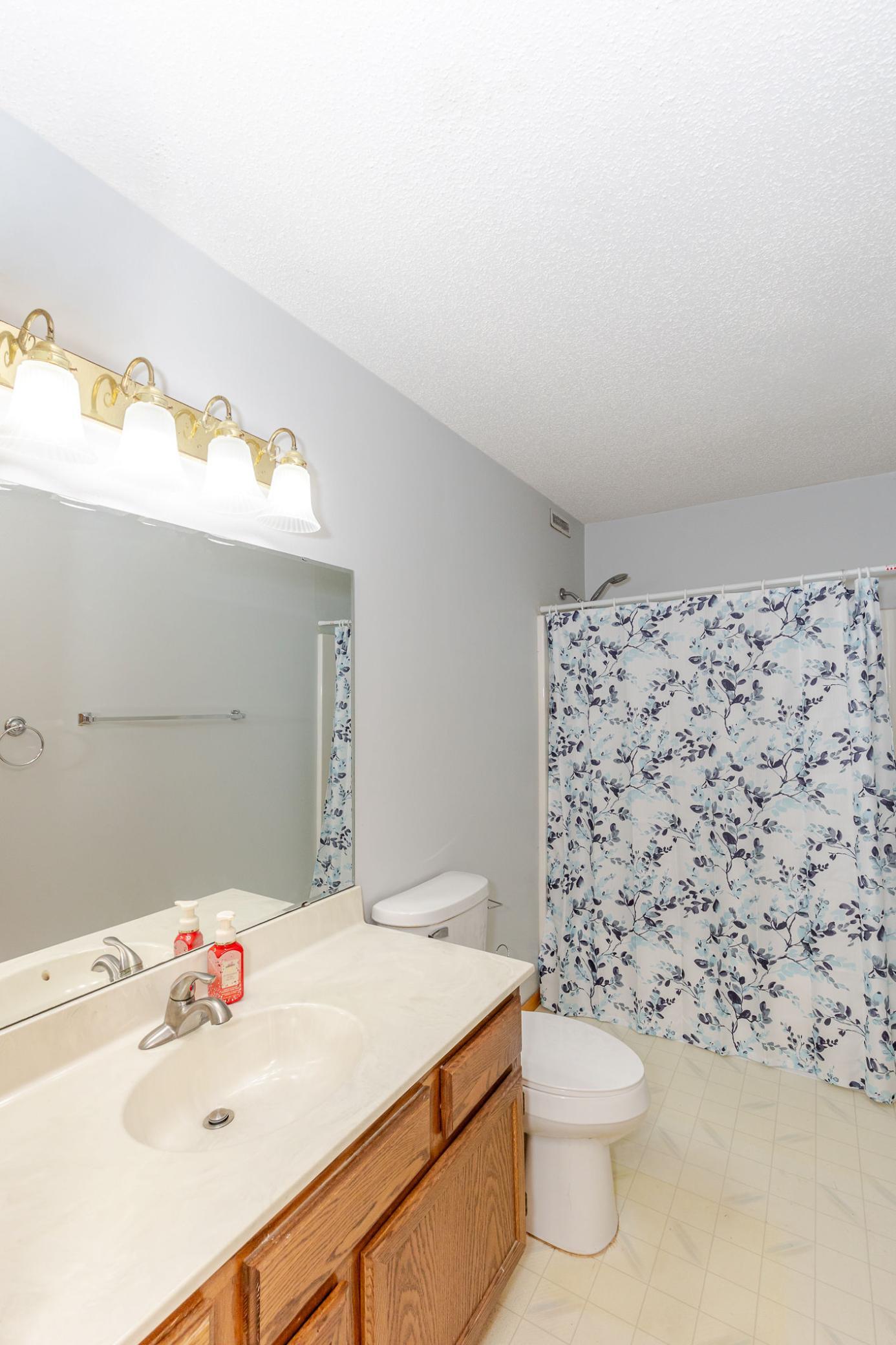 1995 single family home for sale at 3730 Village Green Circle in Moorhead, MN — 4 bed, 2 bath (photo 41 of 51)