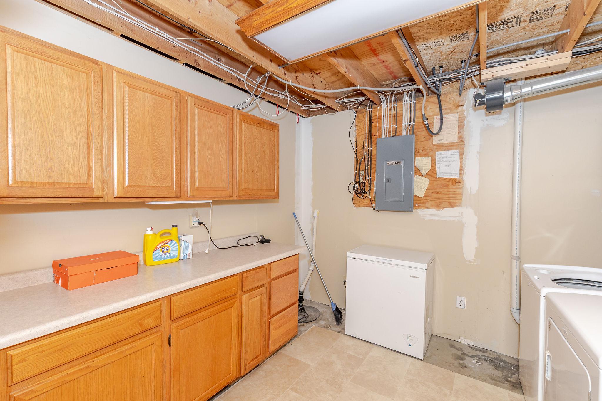 1995 single family home for sale at 3730 Village Green Circle in Moorhead, MN — 4 bed, 2 bath (photo 43 of 51)