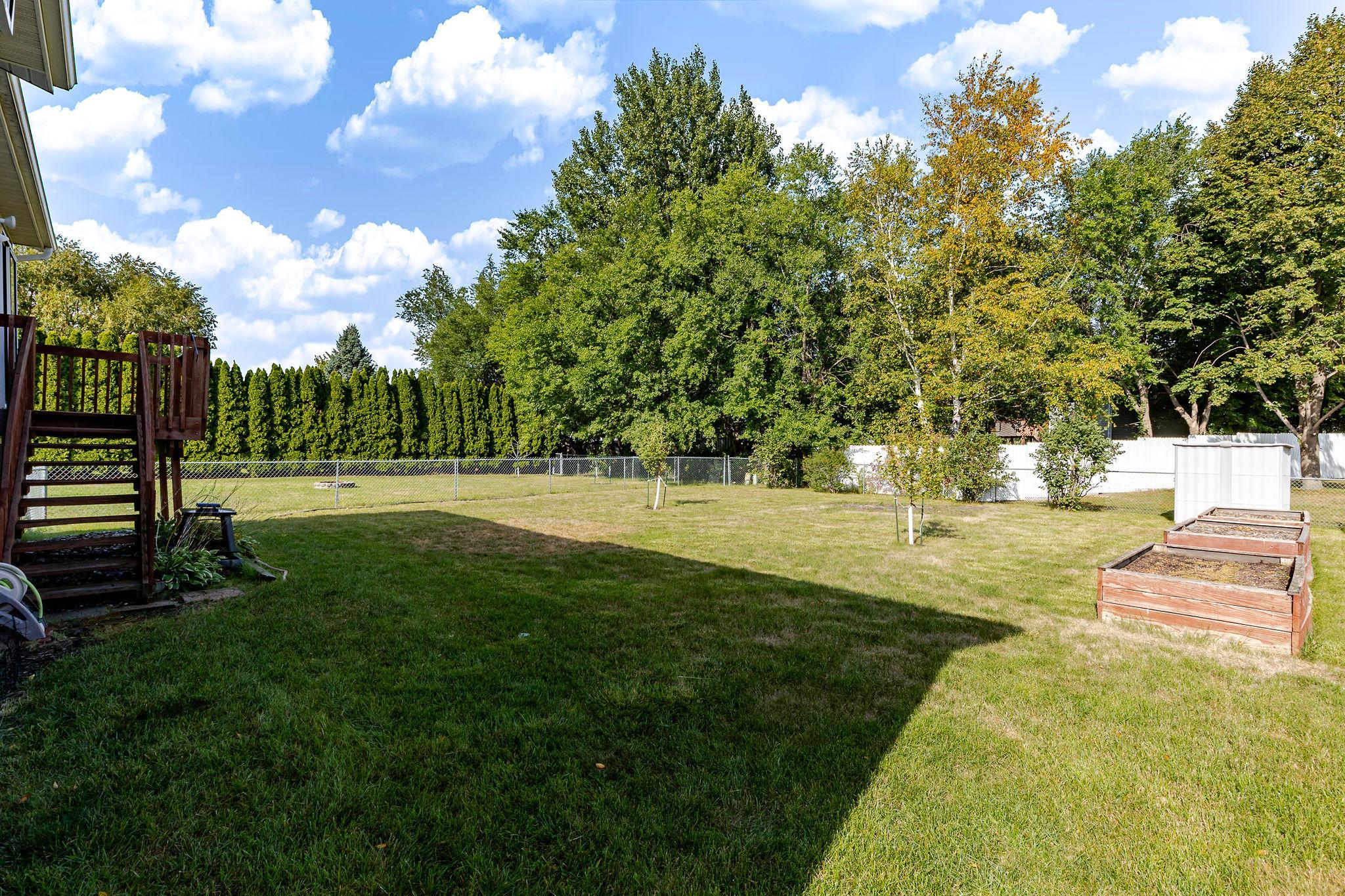 1995 single family home for sale at 3730 Village Green Circle in Moorhead, MN — 4 bed, 2 bath (photo 45 of 51)