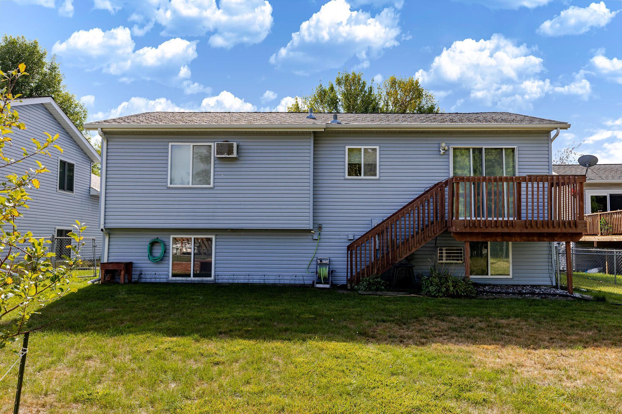 1995 single family home for sale at 3730 Village Green Circle in Moorhead, MN — 4 bed, 2 bath (photo 51 of 51)