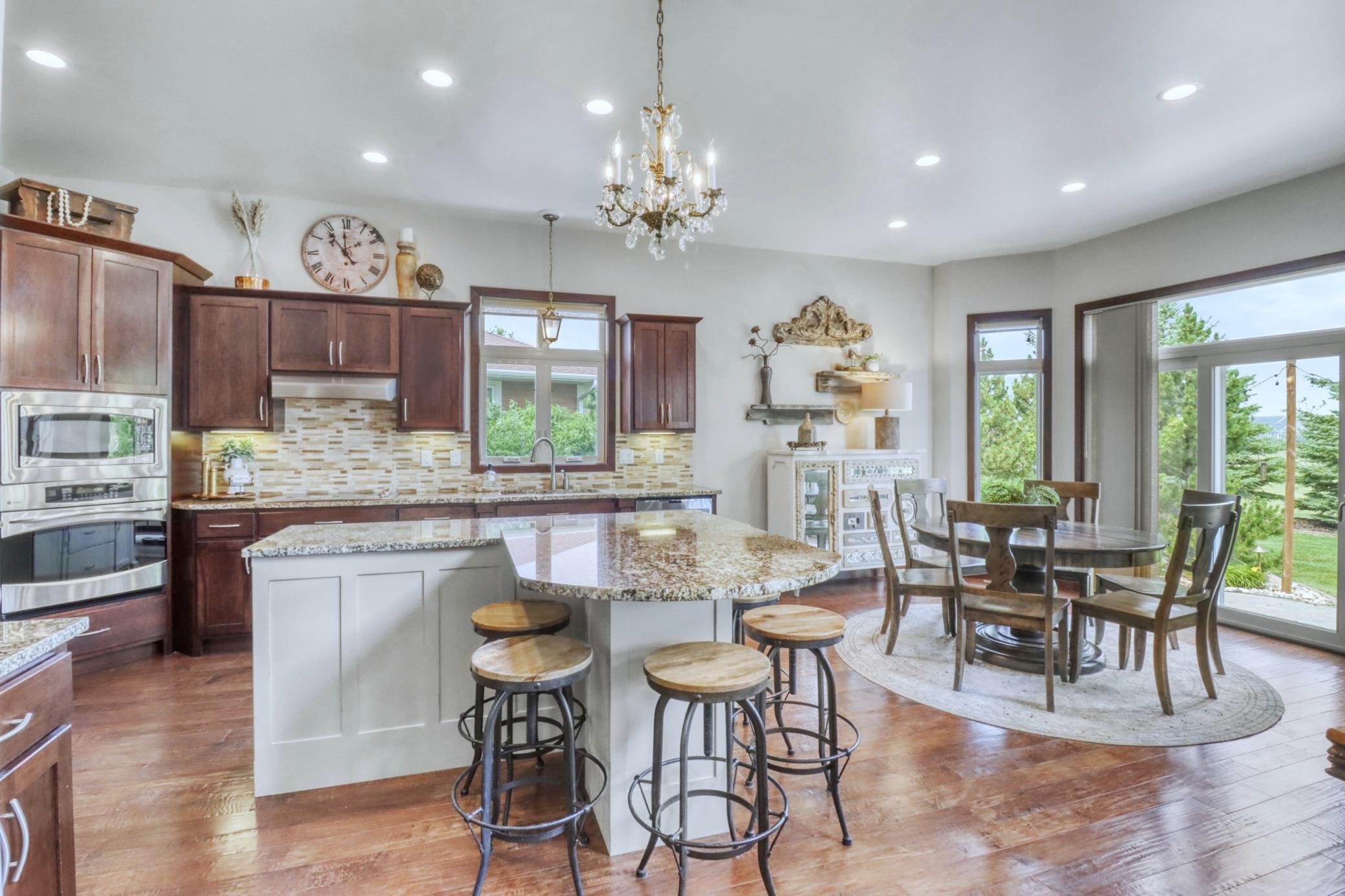 2010 single family home for sale at 5827 Silverleaf Drive S in Fargo, ND — 5 bed, 4 bath (photo 12 of 73)