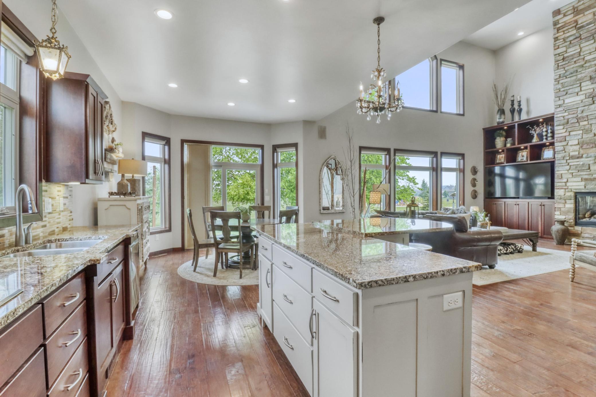 2010 single family home for sale at 5827 Silverleaf Drive S in Fargo, ND — 5 bed, 4 bath (photo 15 of 73)