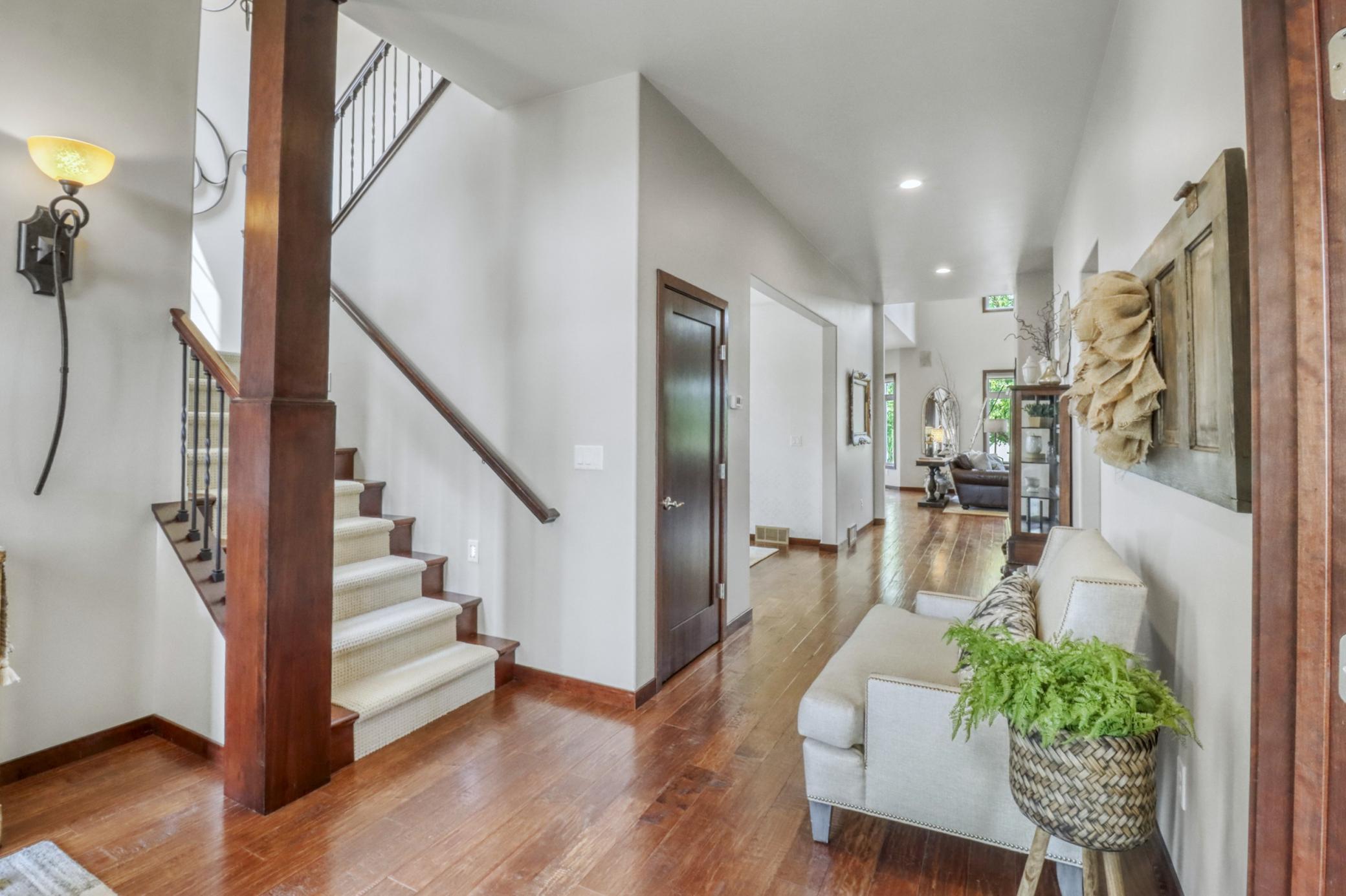 2010 single family home for sale at 5827 Silverleaf Drive S in Fargo, ND — 5 bed, 4 bath (photo 22 of 73)