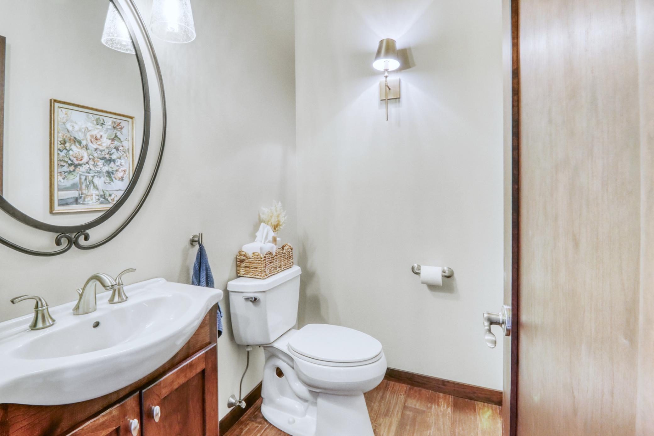 2010 single family home for sale at 5827 Silverleaf Drive S in Fargo, ND — 5 bed, 4 bath (photo 36 of 73)