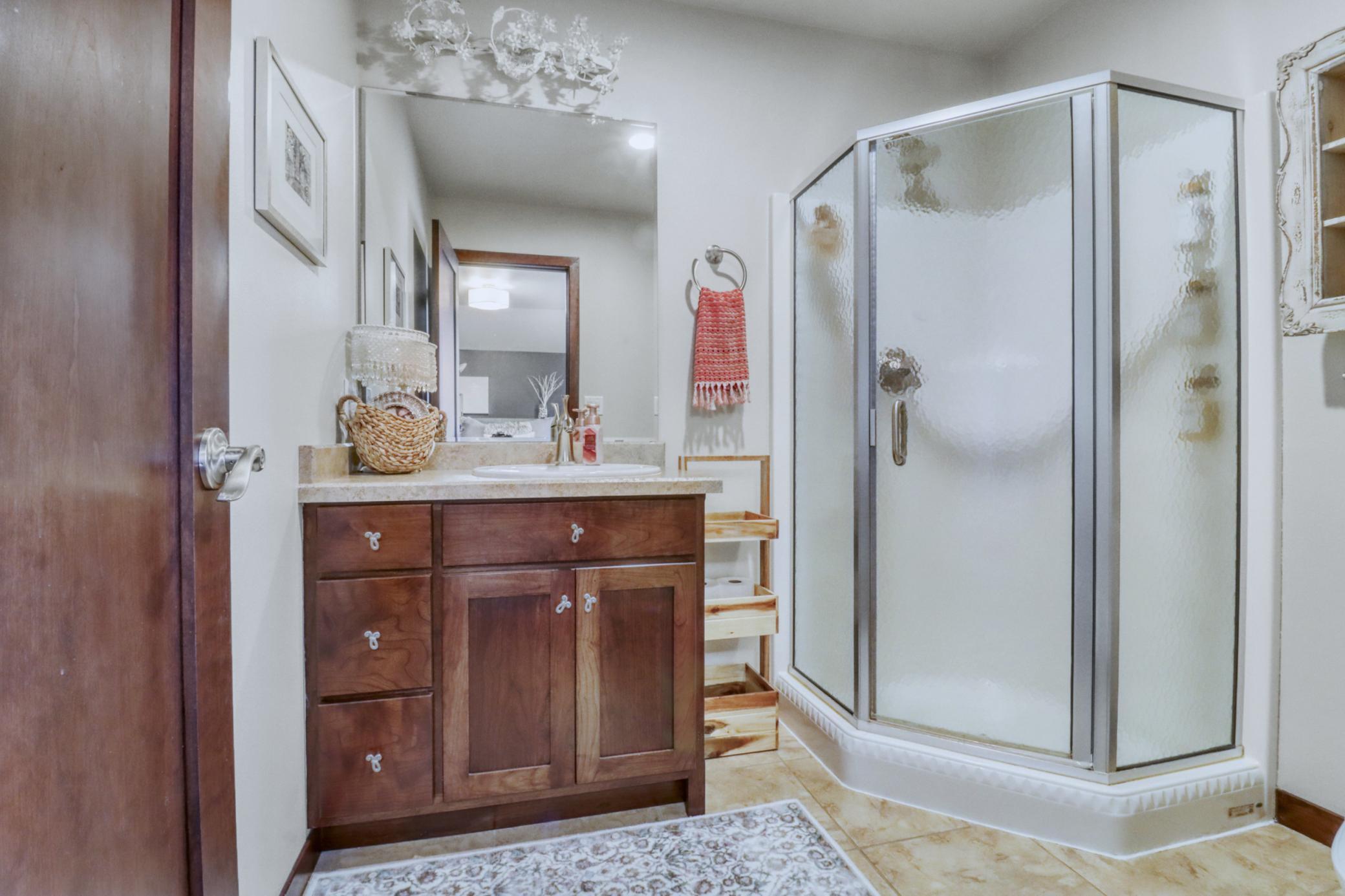 2010 single family home for sale at 5827 Silverleaf Drive S in Fargo, ND — 5 bed, 4 bath (photo 52 of 73)