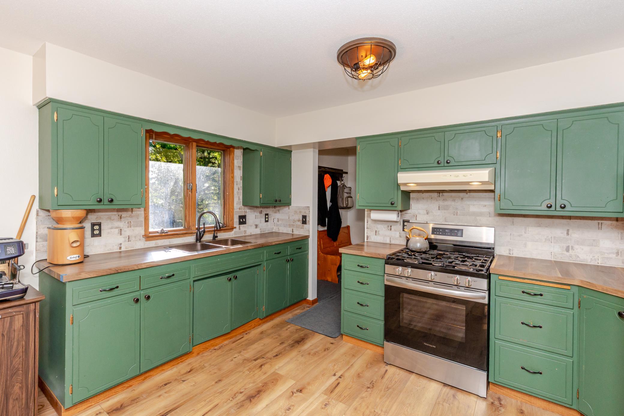 1968 single family home for sale at 2089 2nd Street in Lake Park, MN — 3 bed, 1 bath (photo 14 of 59)