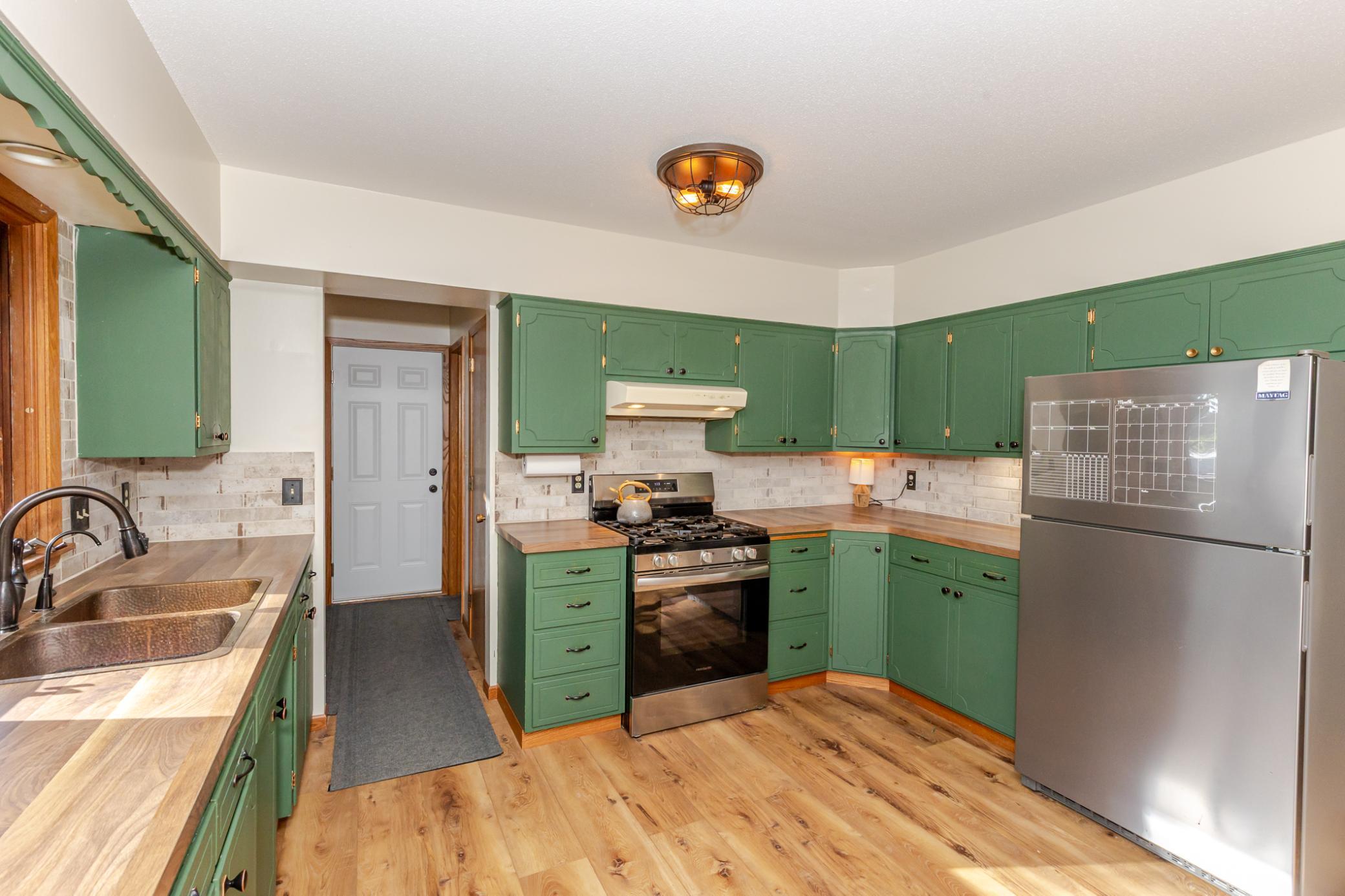 1968 single family home for sale at 2089 2nd Street in Lake Park, MN — 3 bed, 1 bath (photo 15 of 59)