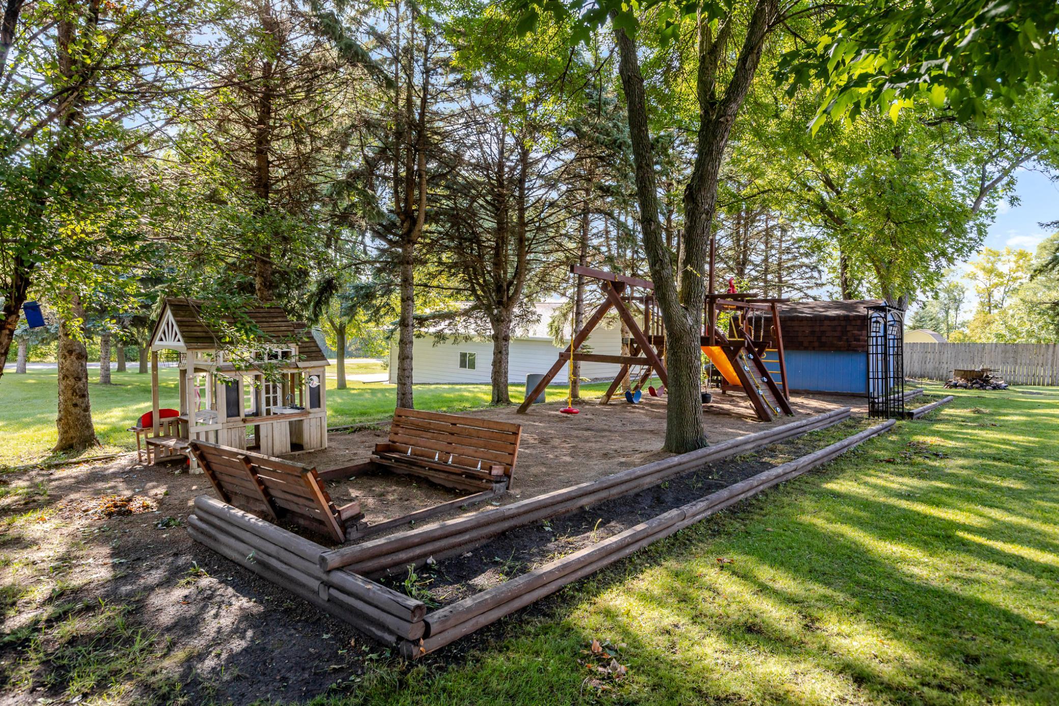 1968 single family home for sale at 2089 2nd Street in Lake Park, MN — 3 bed, 1 bath (photo 52 of 59)